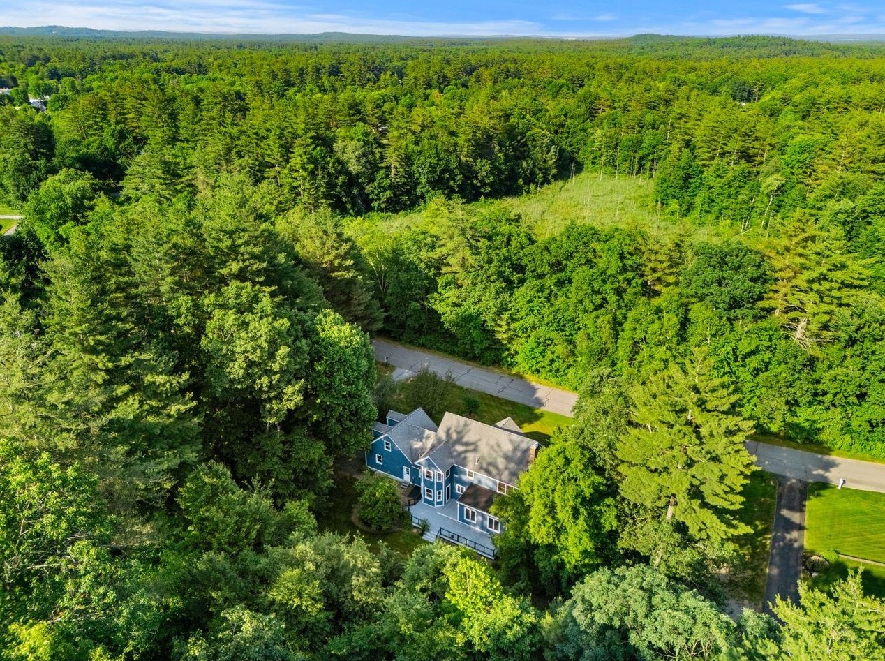 23 Merrymeeting Dr, Merrimack NH  03054-2934 exterior
