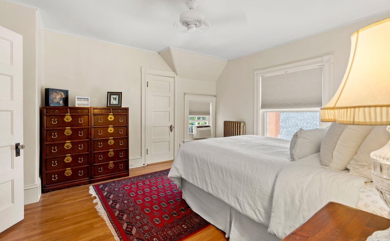 603 Hanover St, Manchester NH  03104-5307 exterior