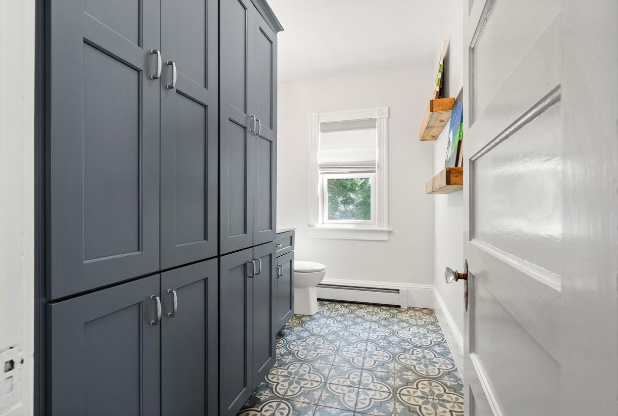 603 Hanover St, Manchester NH  03104-5307 exterior