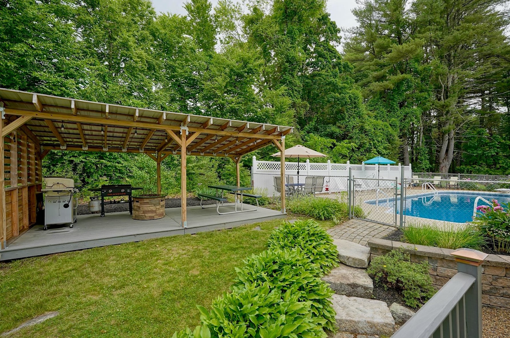 132 Winnicutt Rd, Stratham, NH 03885