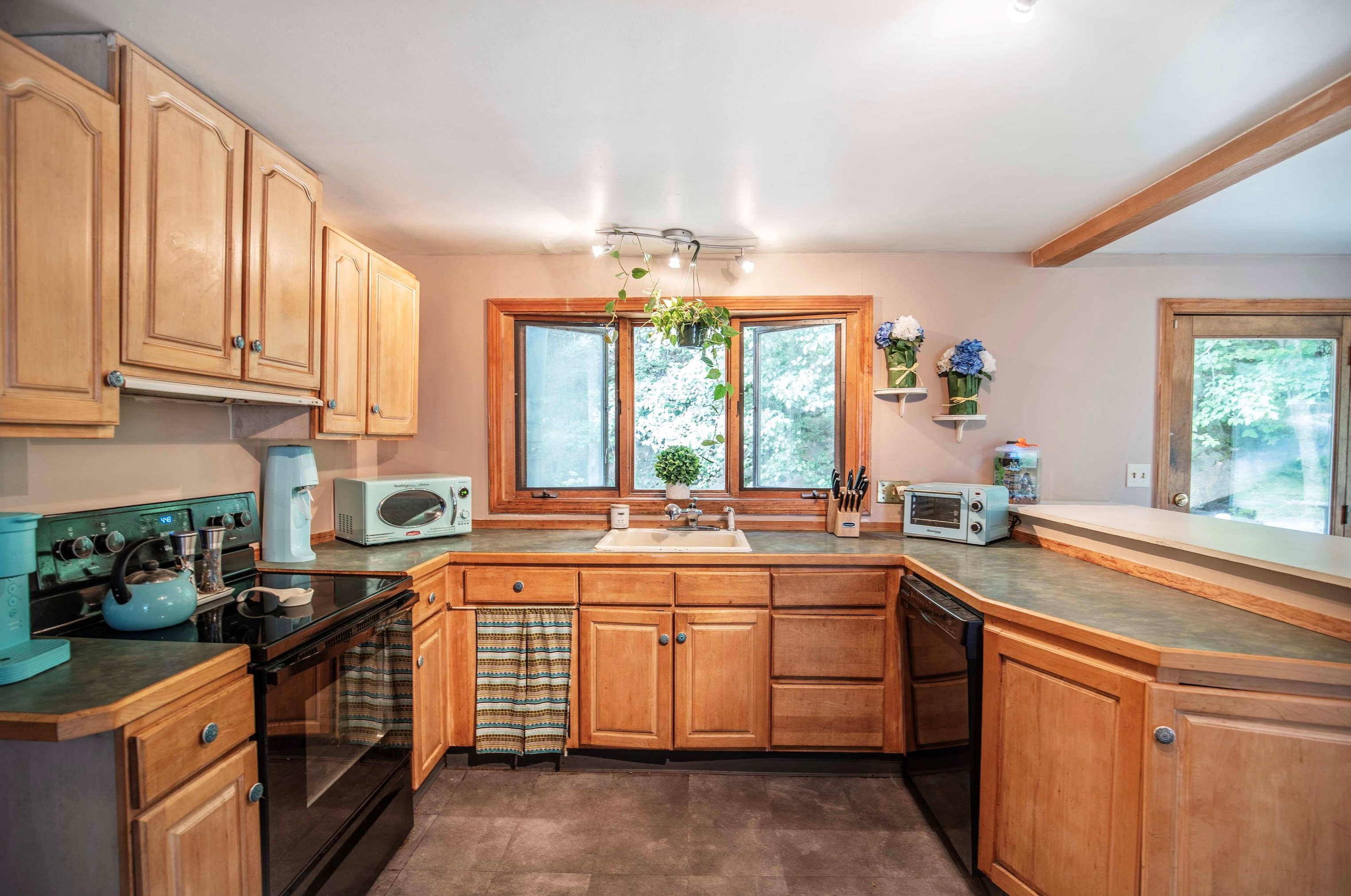 267 Meadow Rd, New Boston, NH 03070