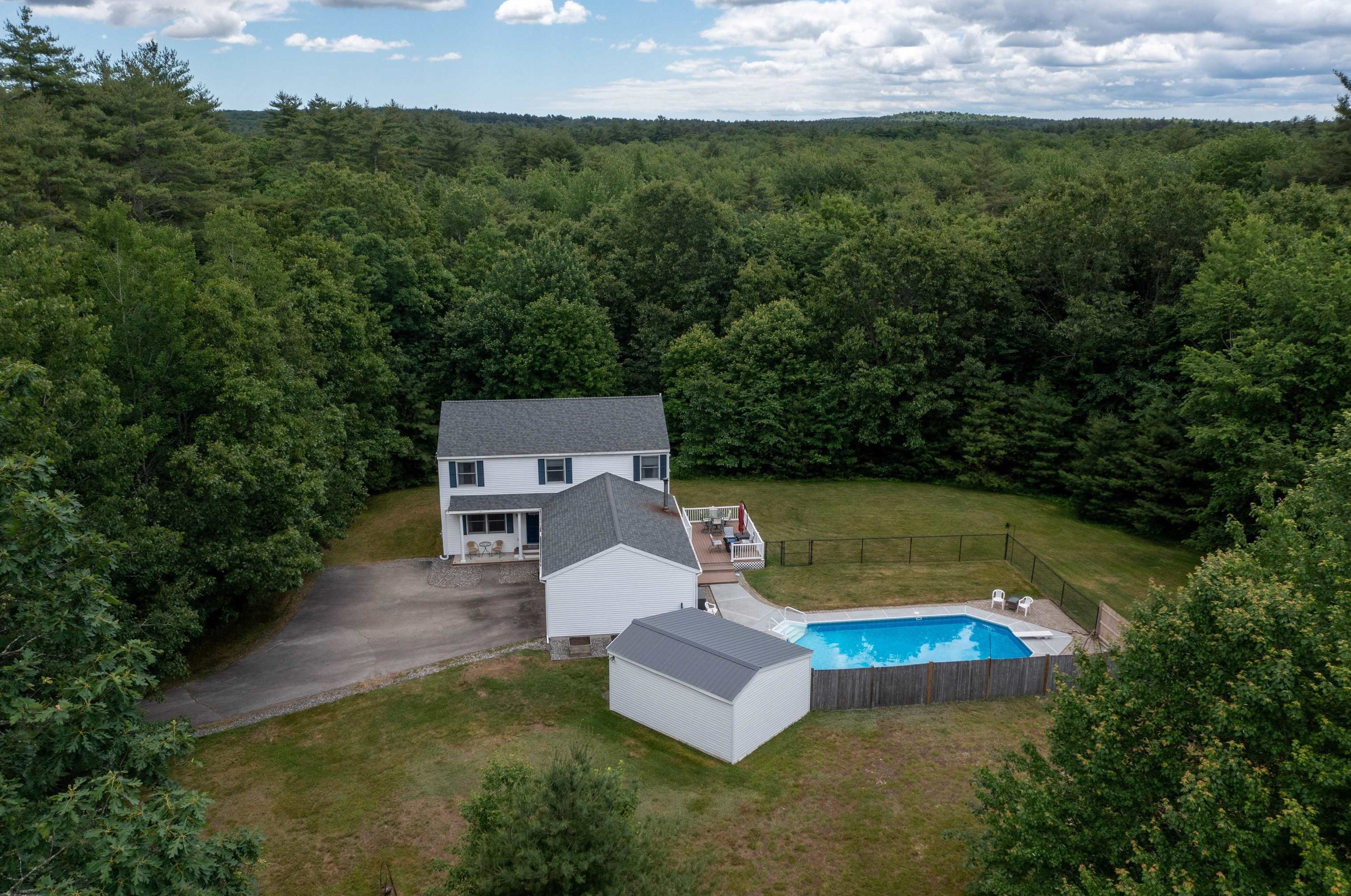 5 Reinfuss Ln, Kingston, NH 03848