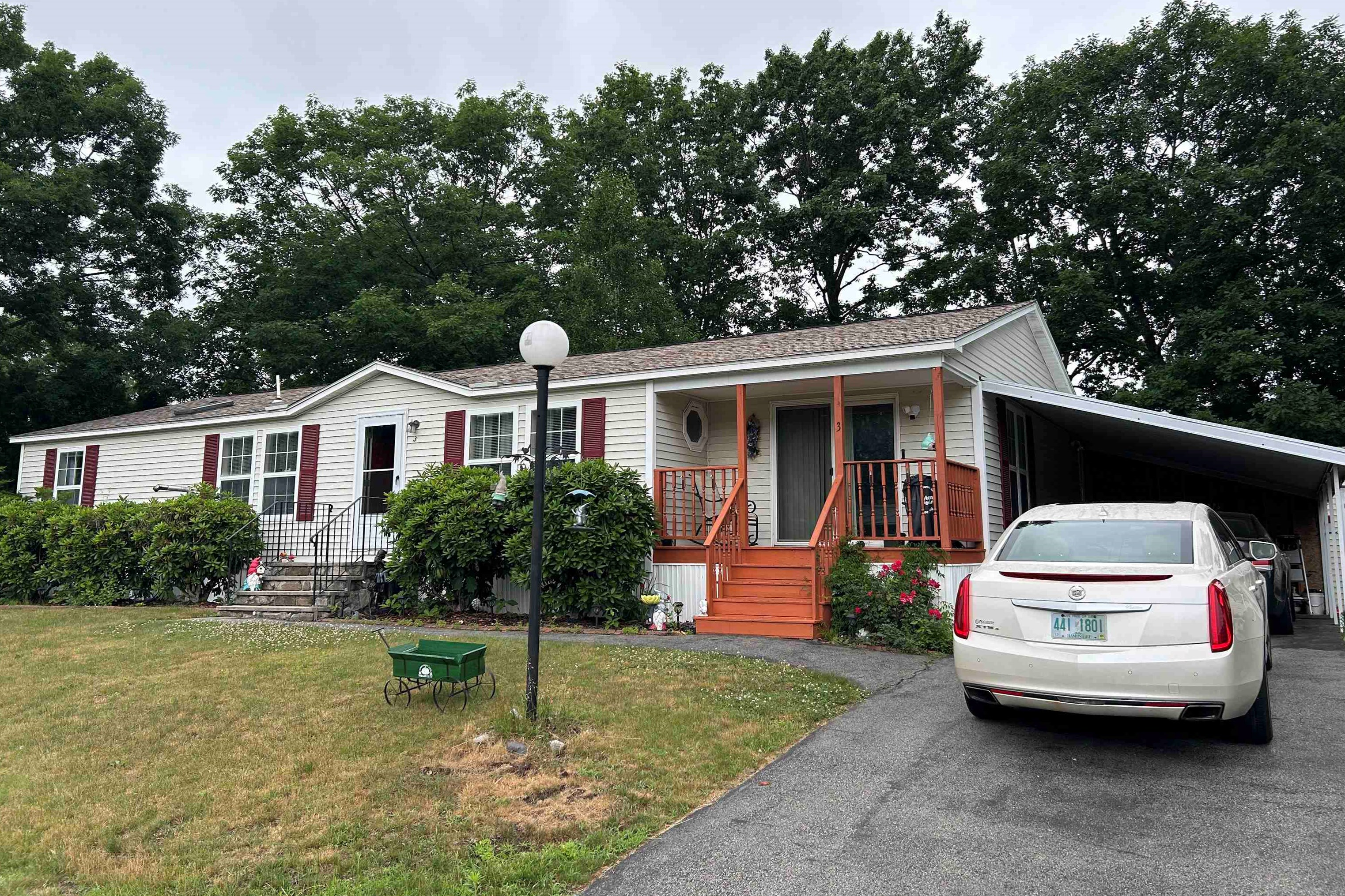 3 Falkland Ln, Rochester, NH 03867