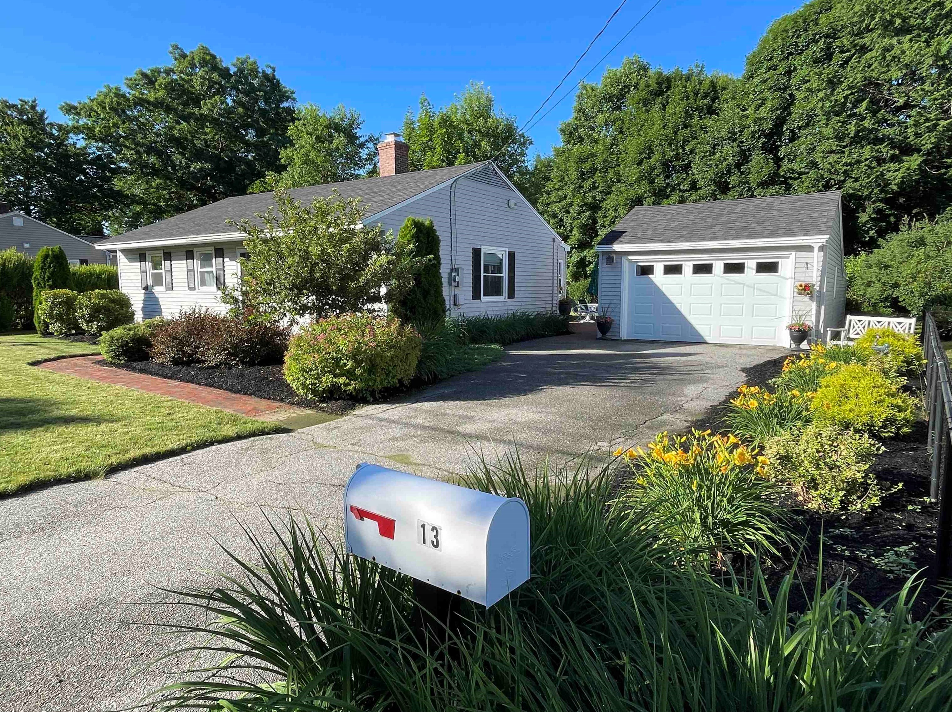 13 Conant Dr, Concord, NH 03301-2338