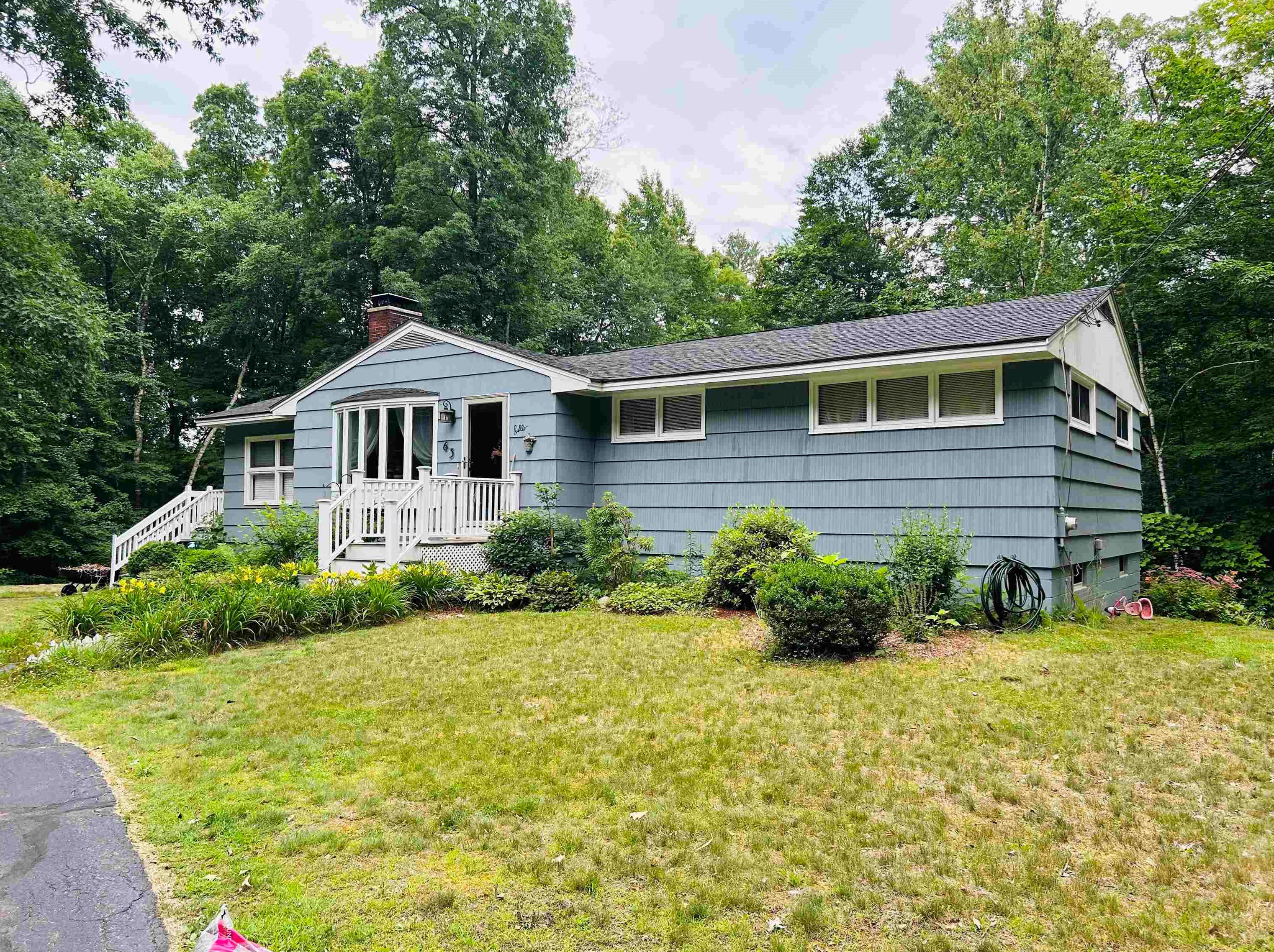 63 Keyes Hill Rd, Pelham, NH 03076