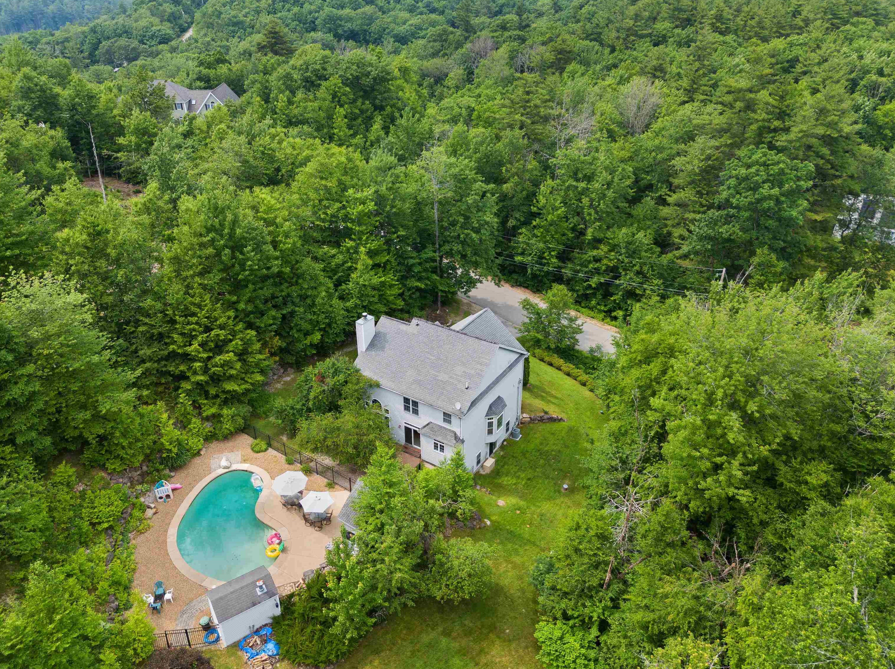4 Burnham Dr, New Boston, NH 03070