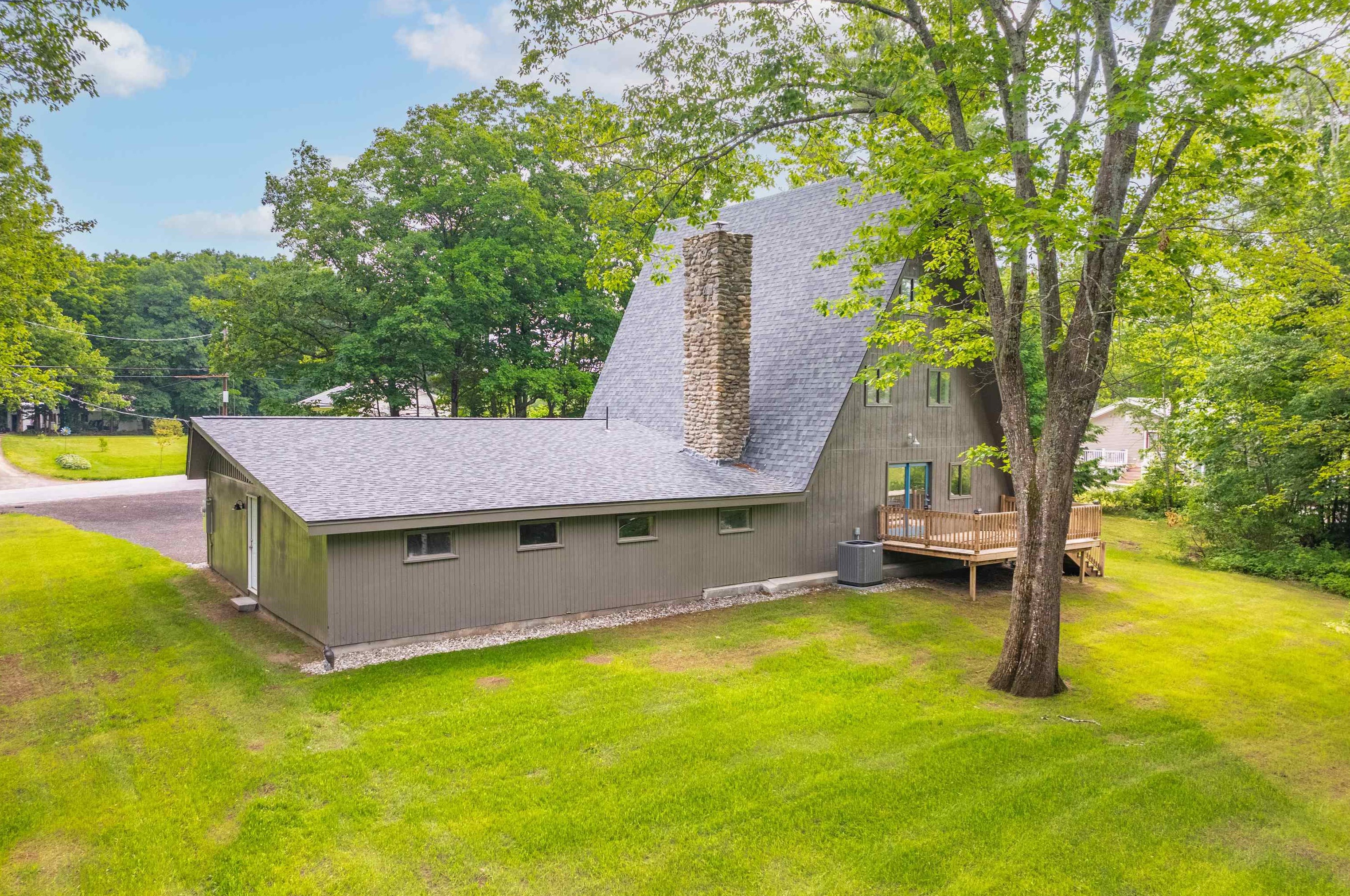 105 E Mountain Rd, Newport, NH 03773