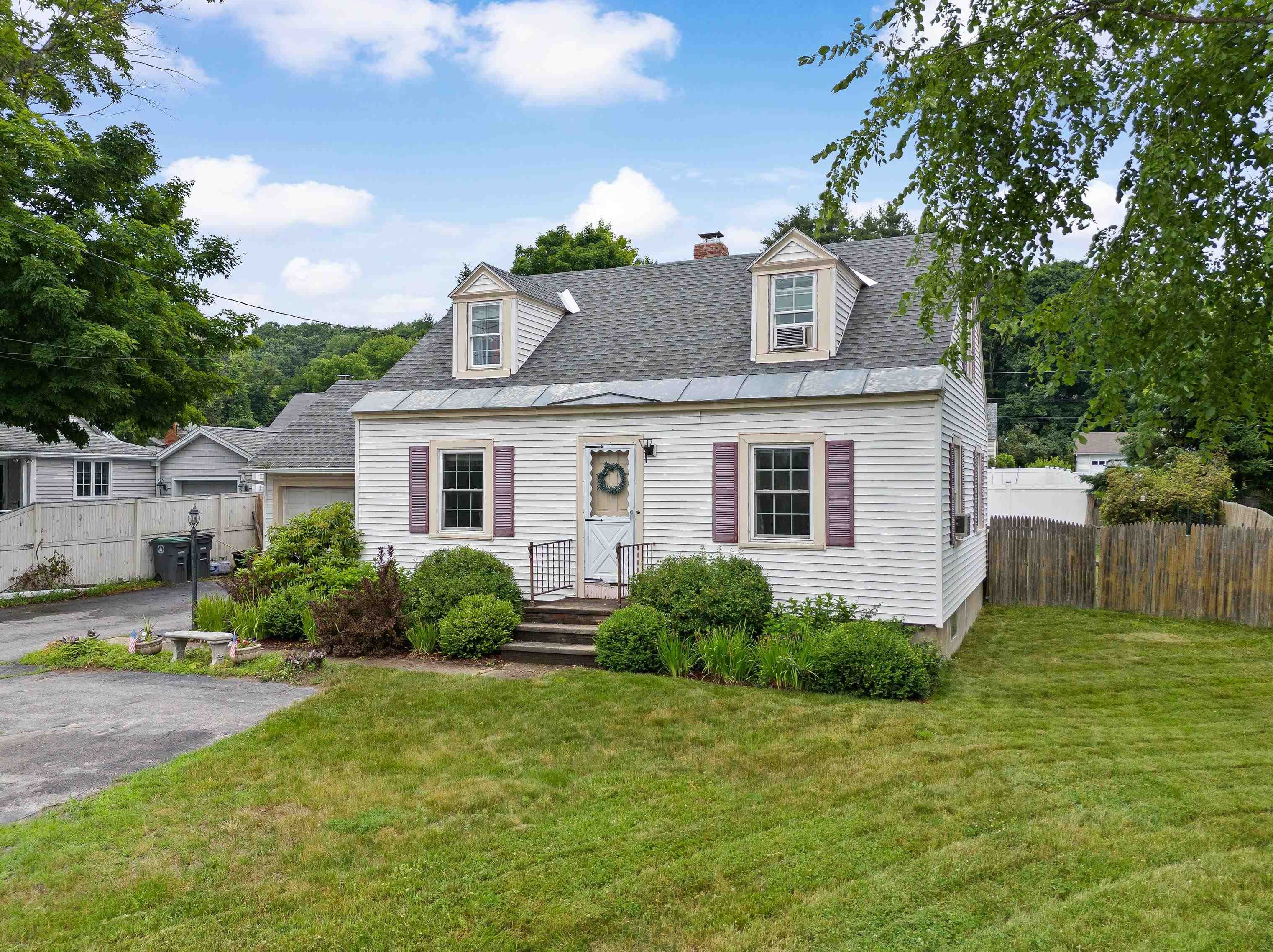 403 Pembroke St, Allenstown, NH 03275