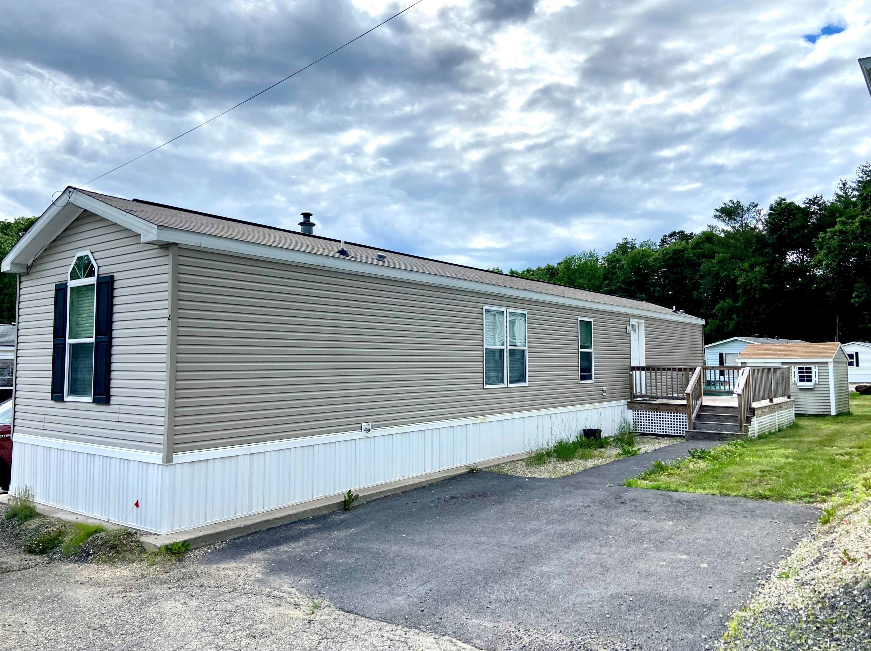 4 Roby Ln, Lee, NH 03861