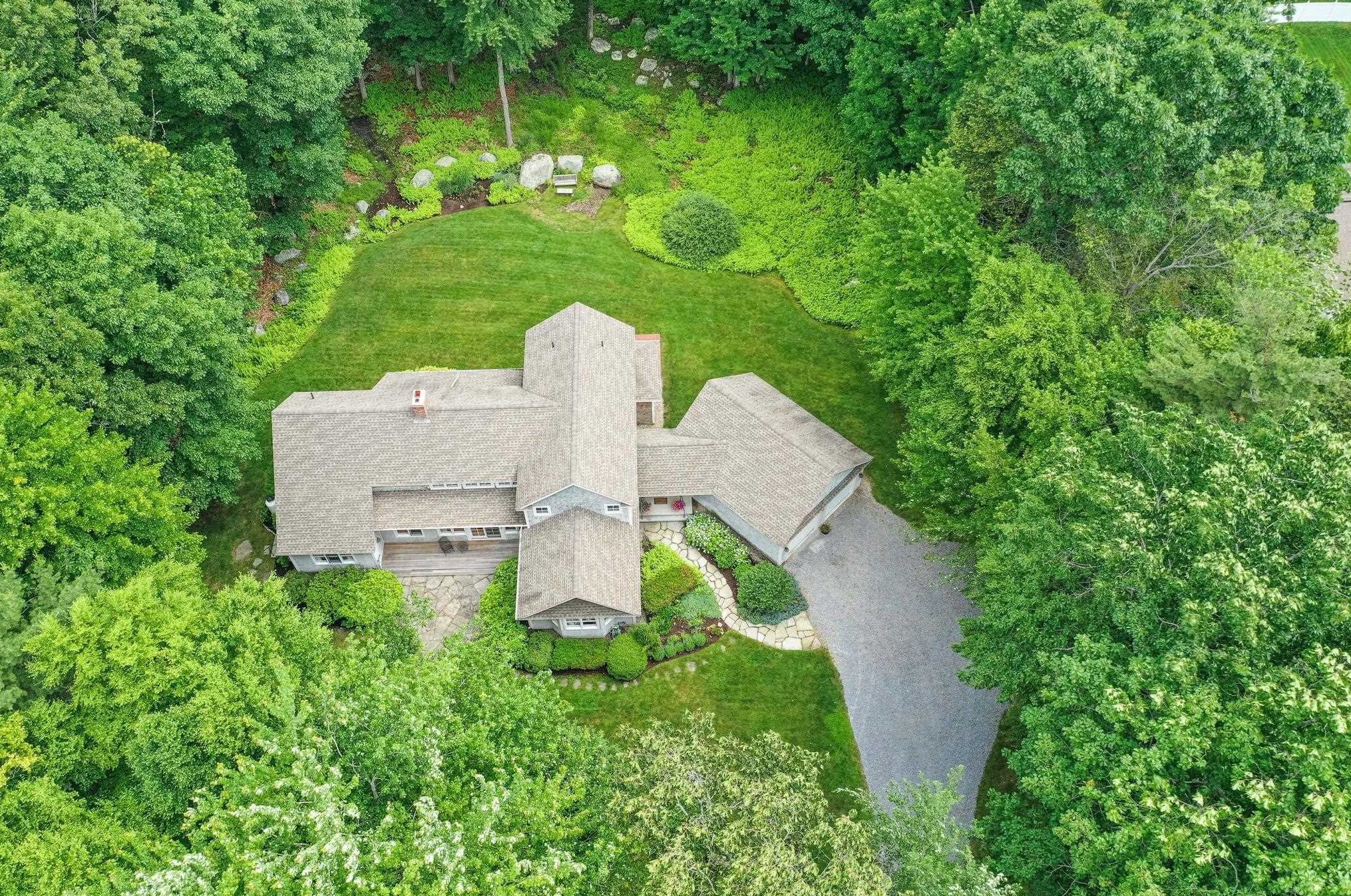 9 Rockrimmon Rd, North Hampton, NH 03862