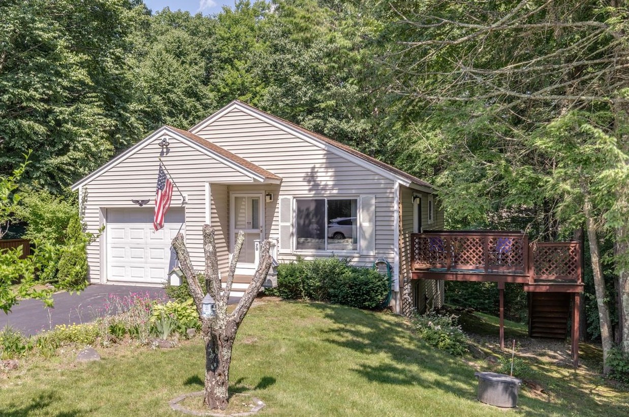 70 Caleb Dr, Danville, NH 03819