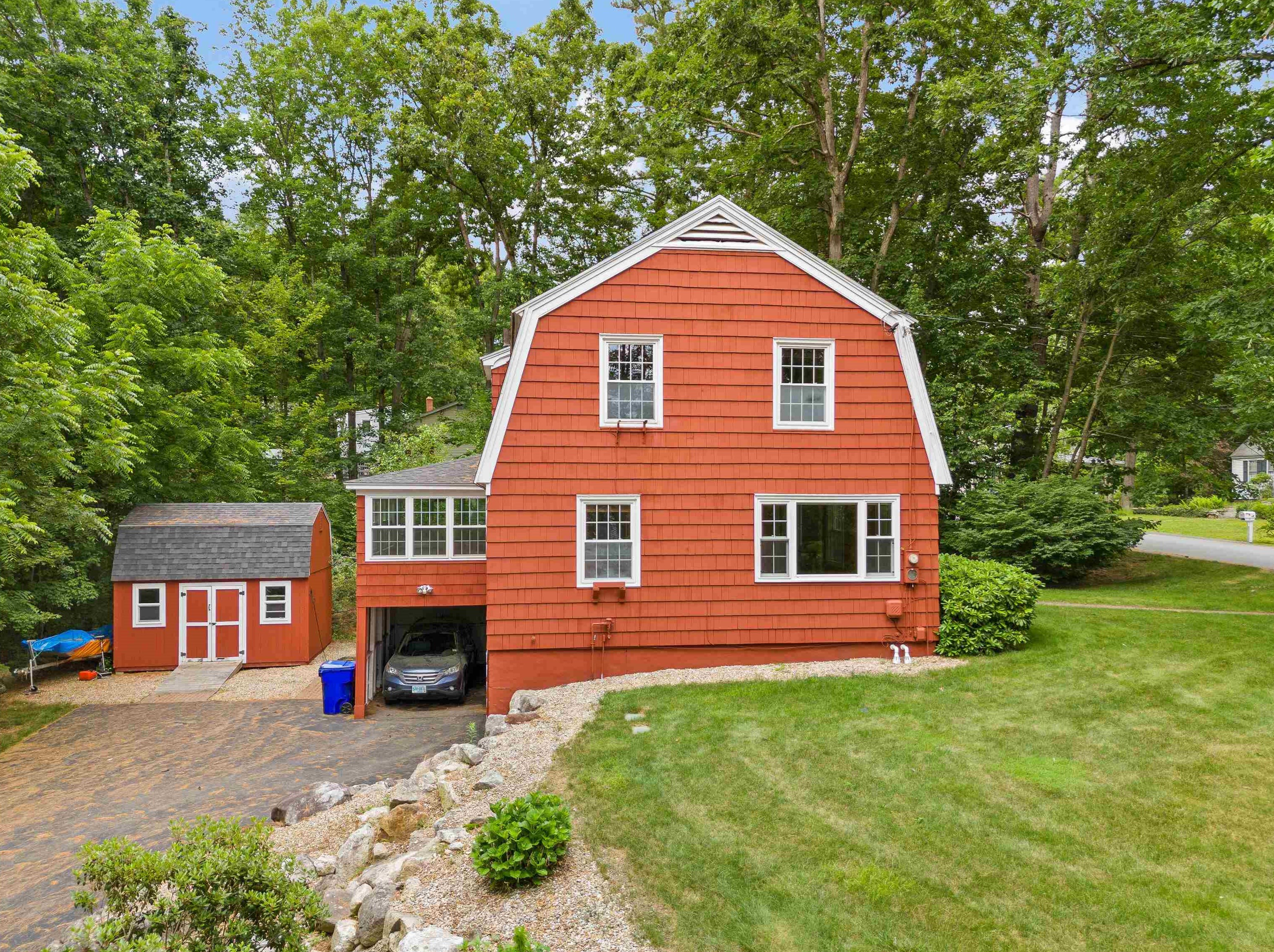 49 Summer St, Goffstown, NH 03045