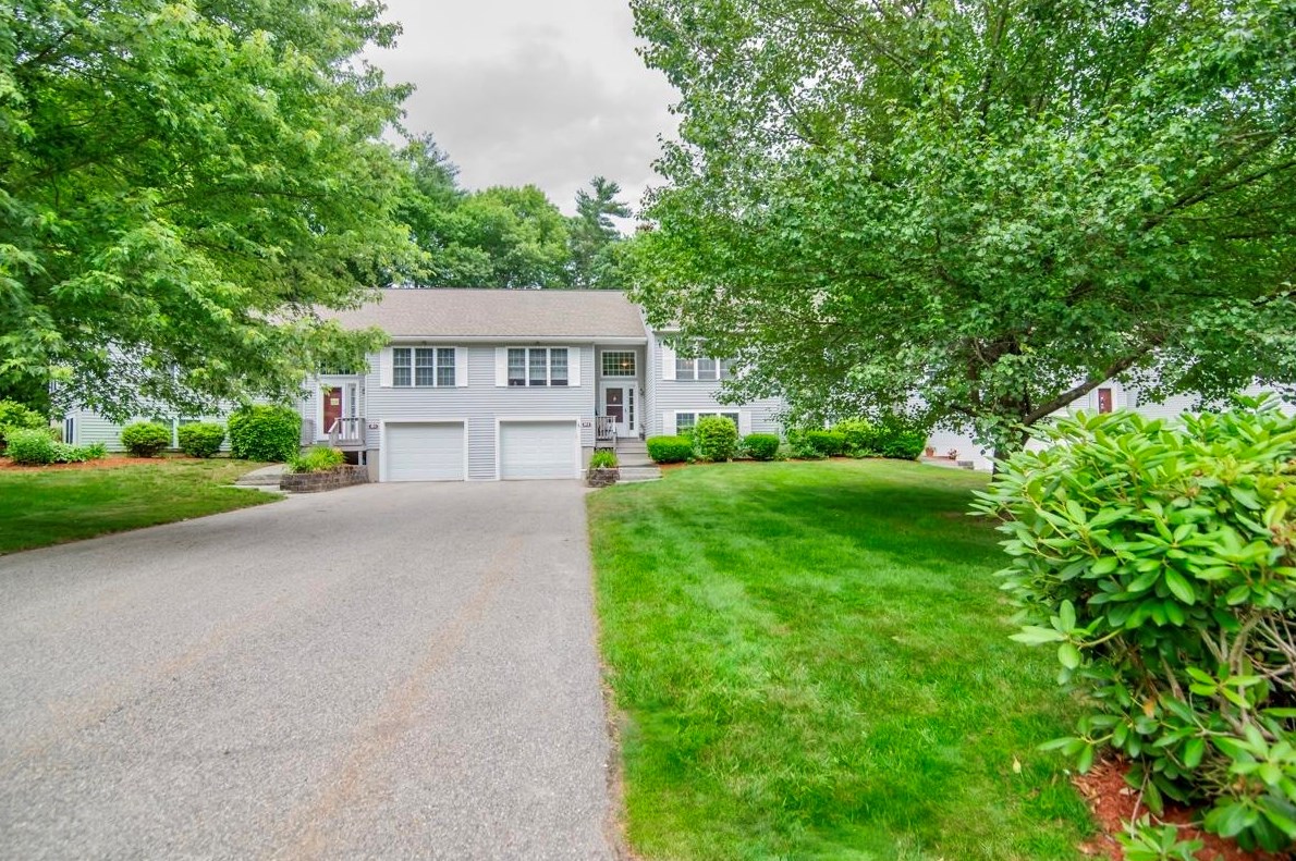 67 Norfolk St, Hampstead, NH 03841