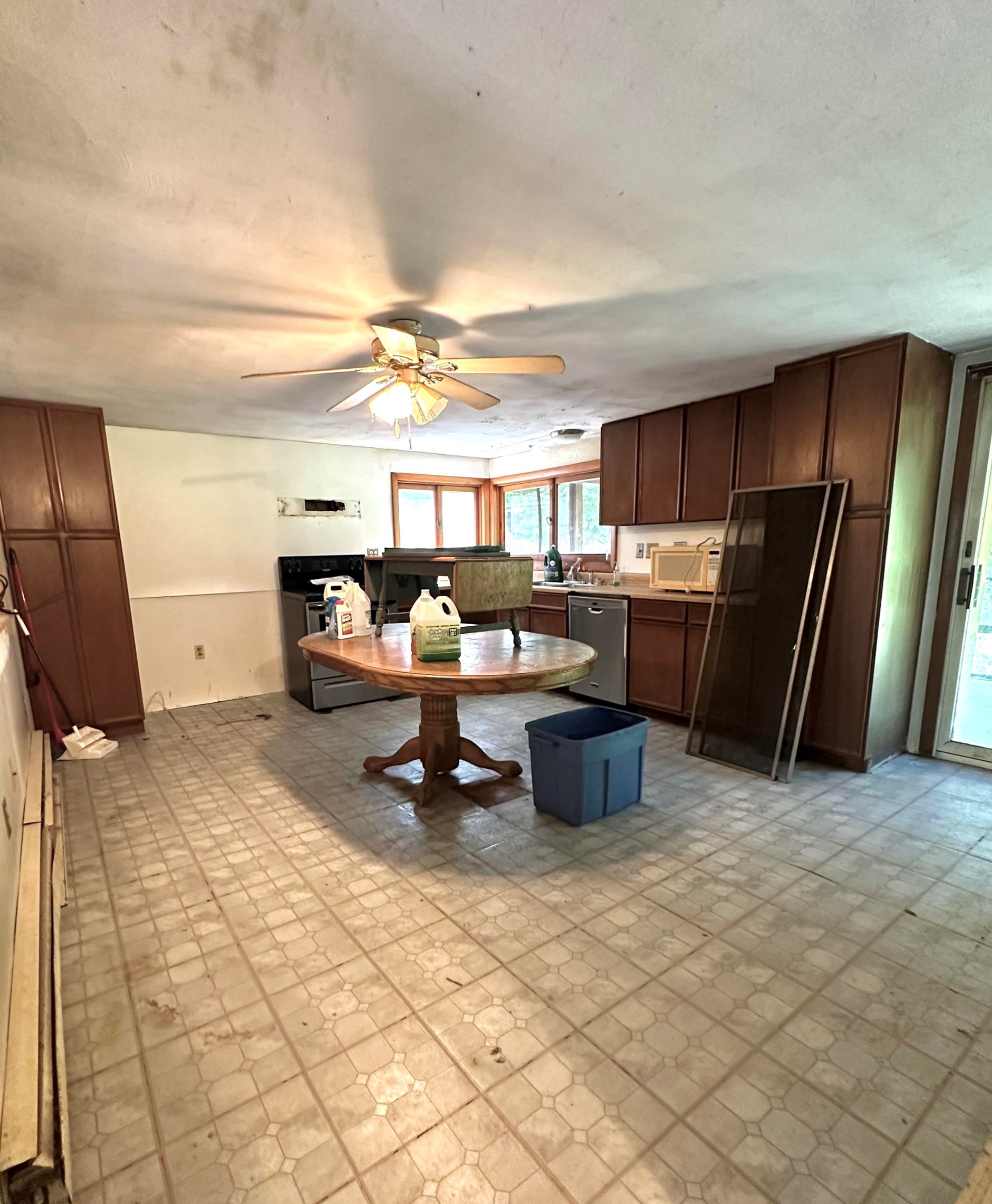 845 Deering Center Rd, Weare, NH 03281