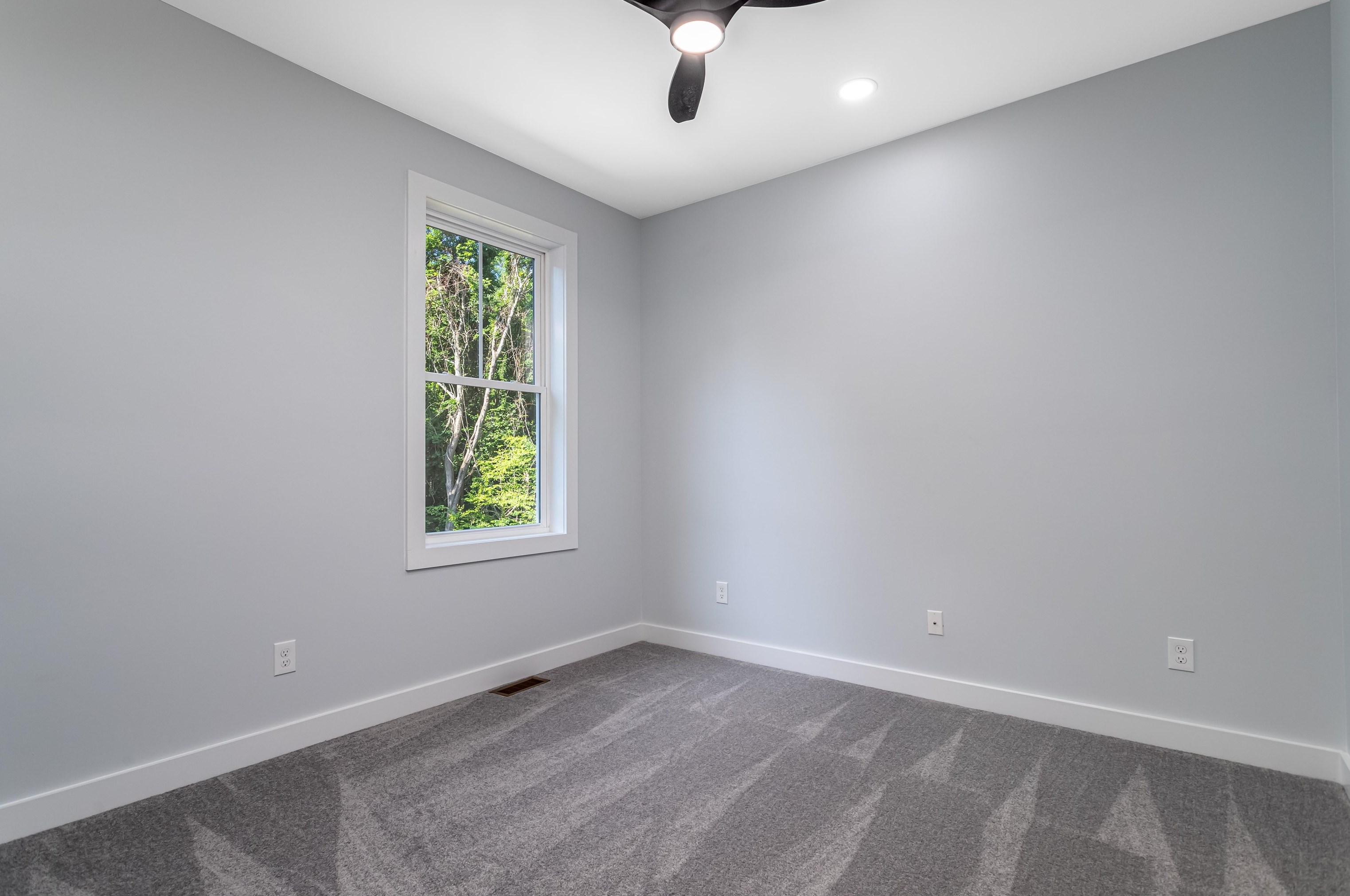 46 High St, Stratham NH  03885-2216 exterior