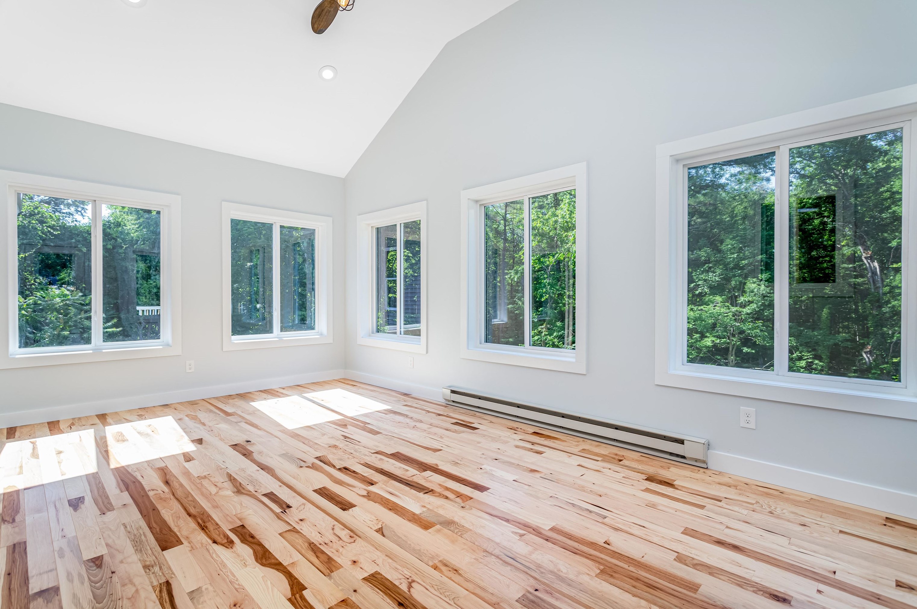 46 High St, Stratham NH  03885-2216 exterior