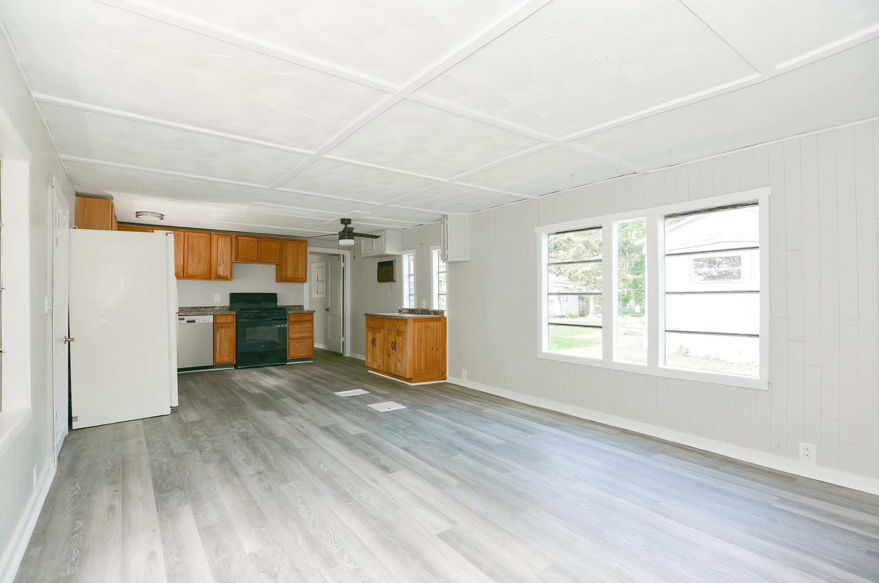 5 Breezy Rd, Tilton, NH 03276