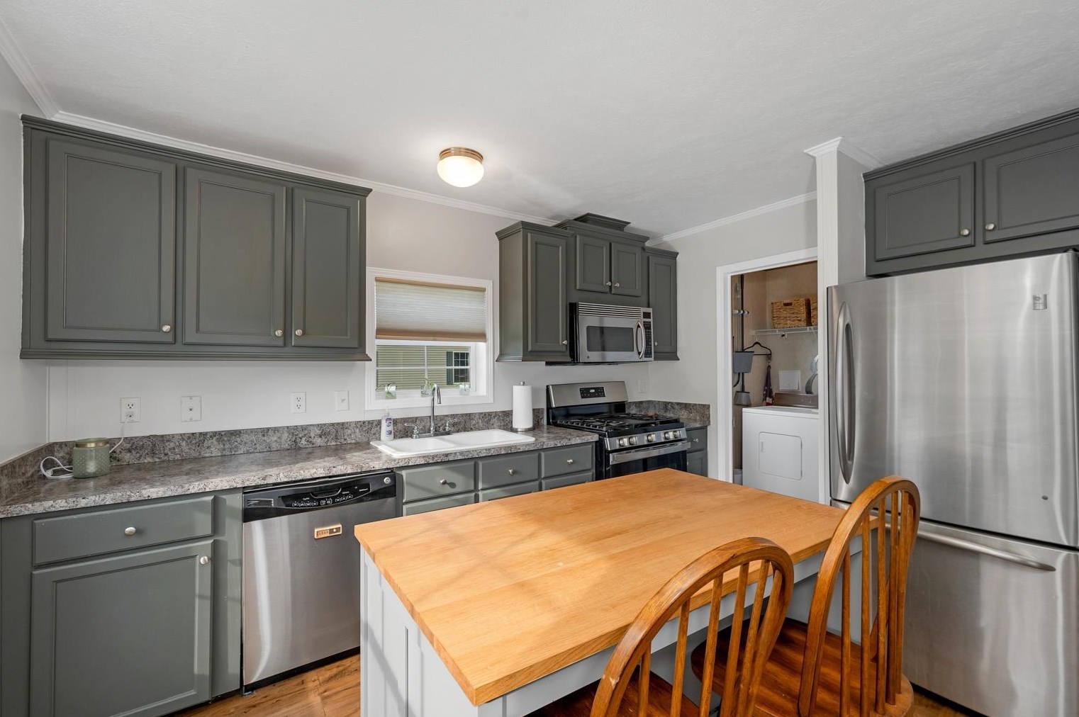 2 Kennedy Ave, Rochester, NH 03839