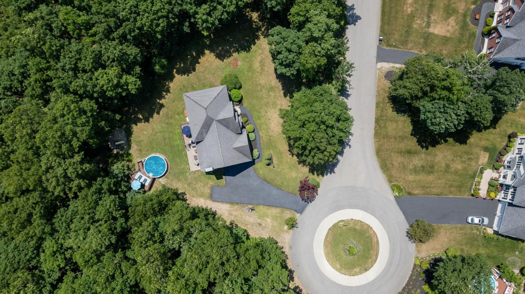 74 Stonepost Rd, Pelham, NH 03076