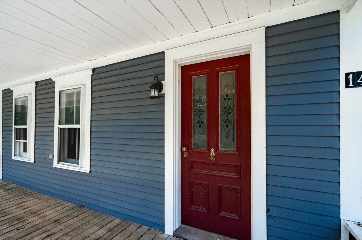 14 Derry Rd, Chester, NH 03036