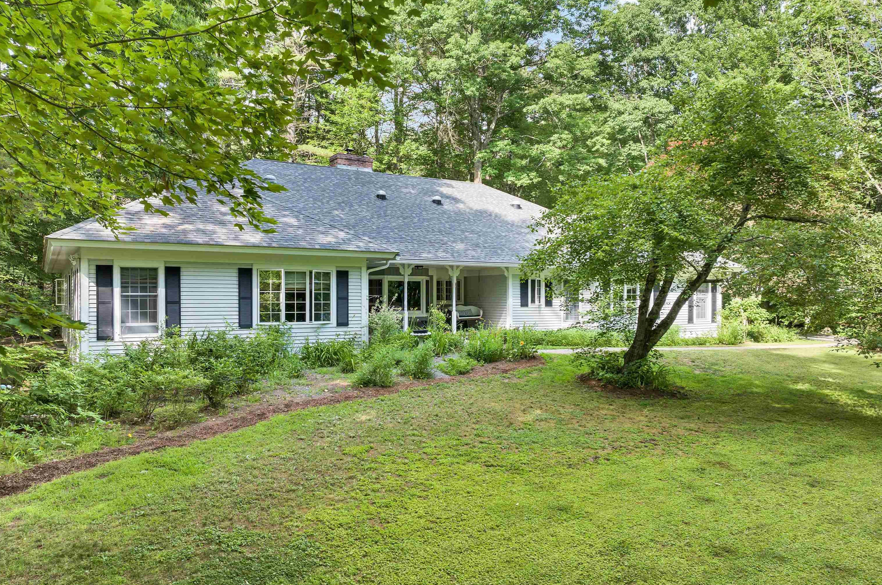3 Applewood Dr, Tuftonboro, NH 03894