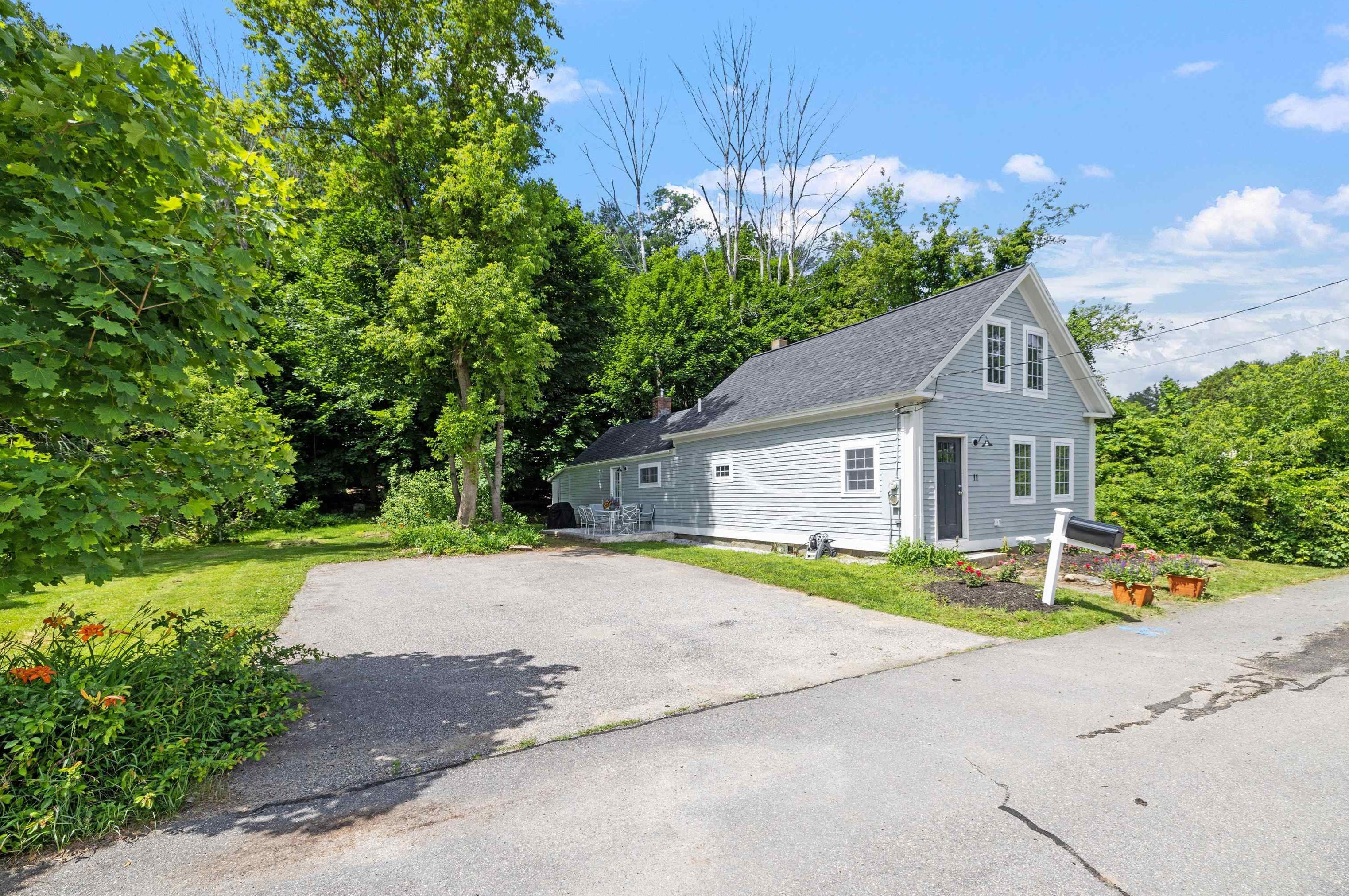 11 Foss Ave, Pittsfield, NH 03263
