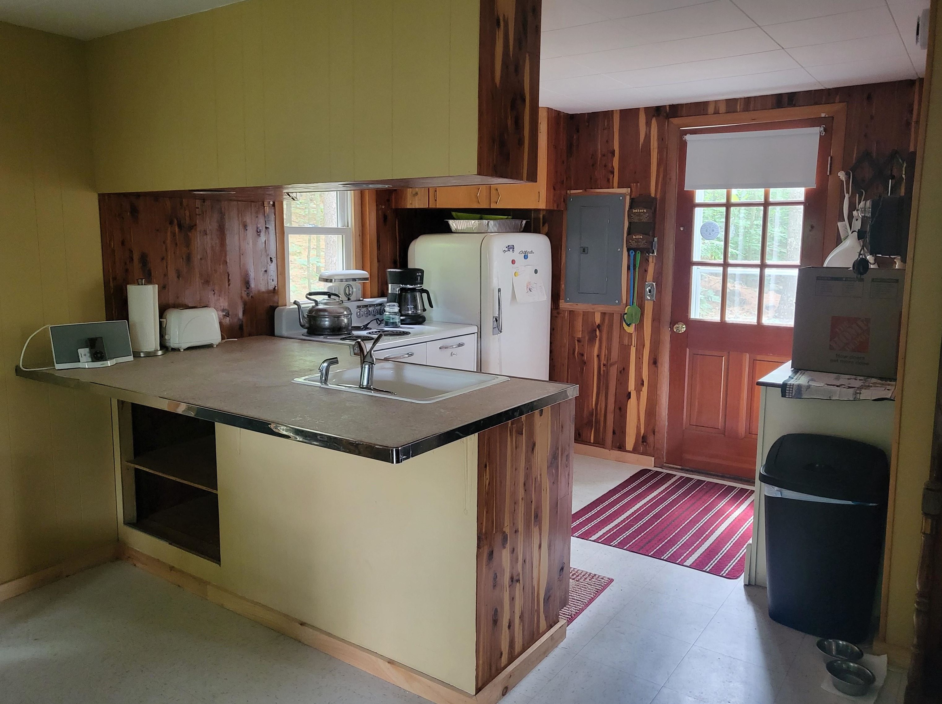 87 Old Stage Rd, Wakefield, NH 03872