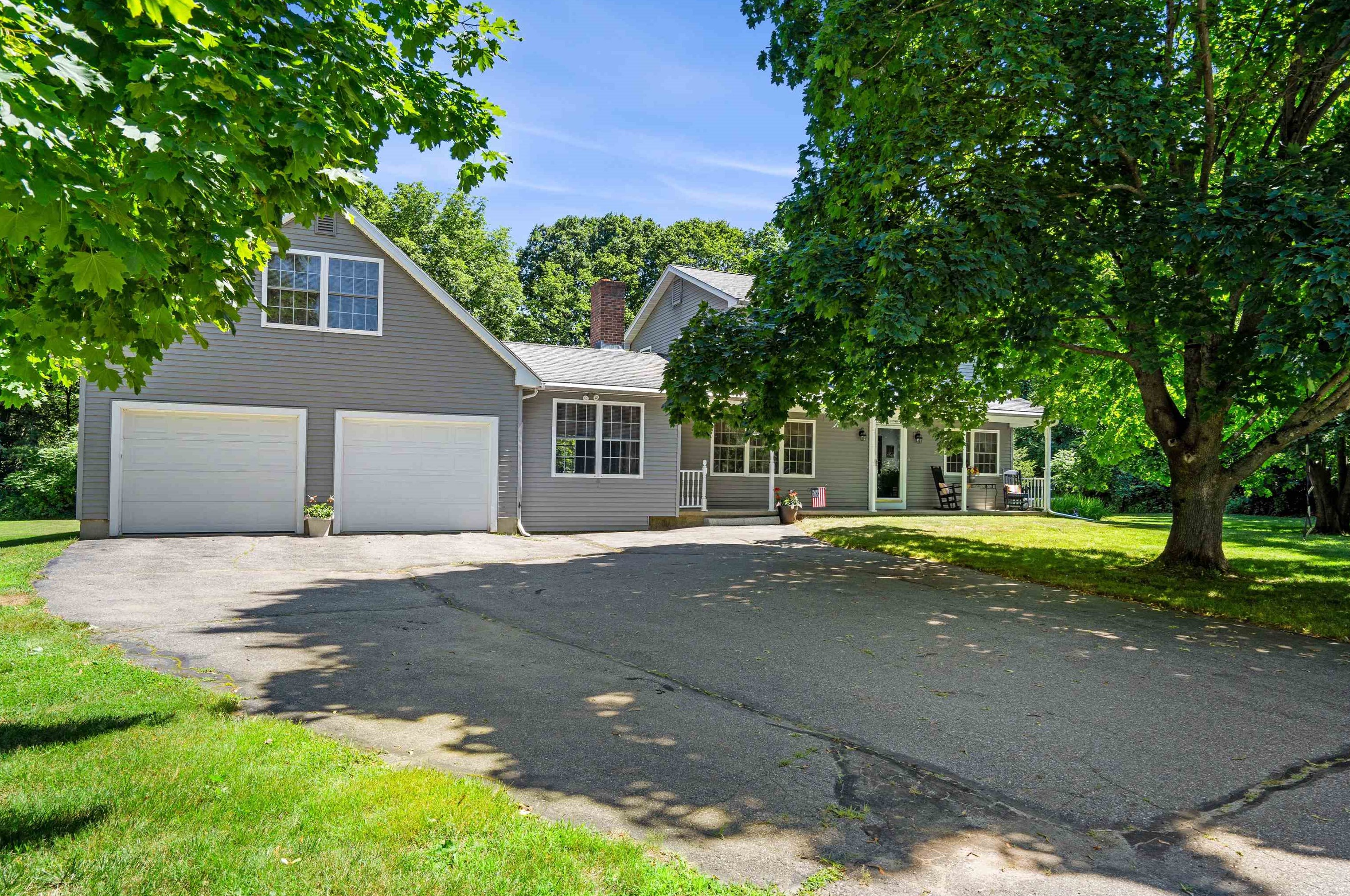 8 Jana Ln, Stratham, NH 03885