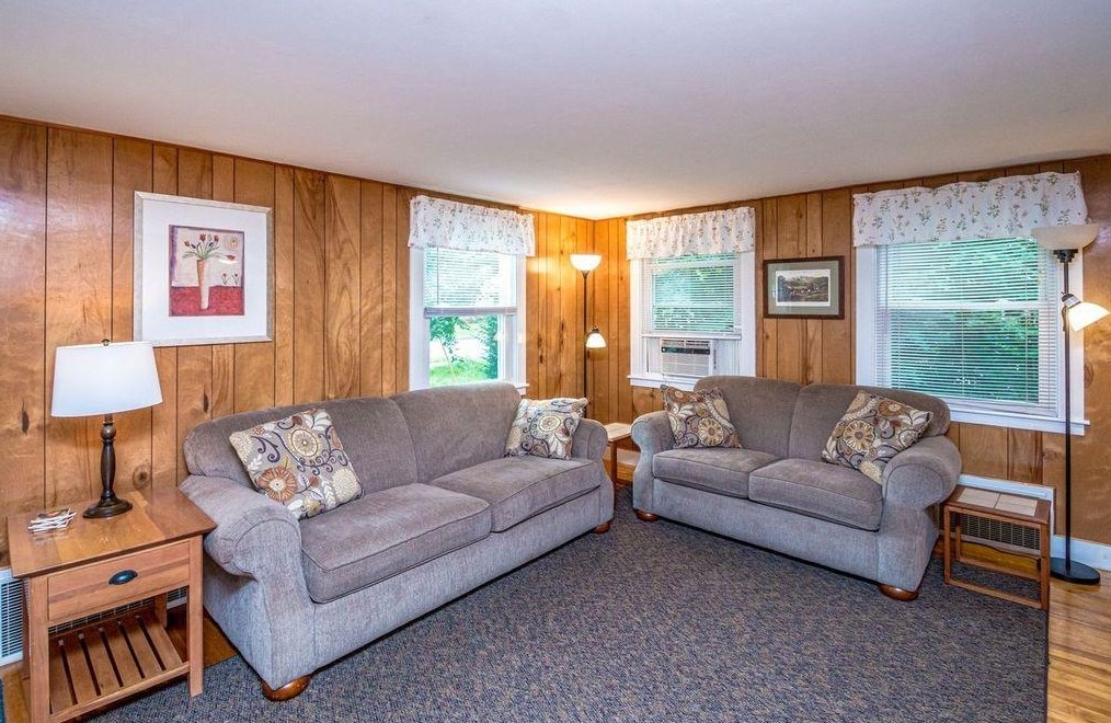 112 Seavey St, Hales Location, NH 03860