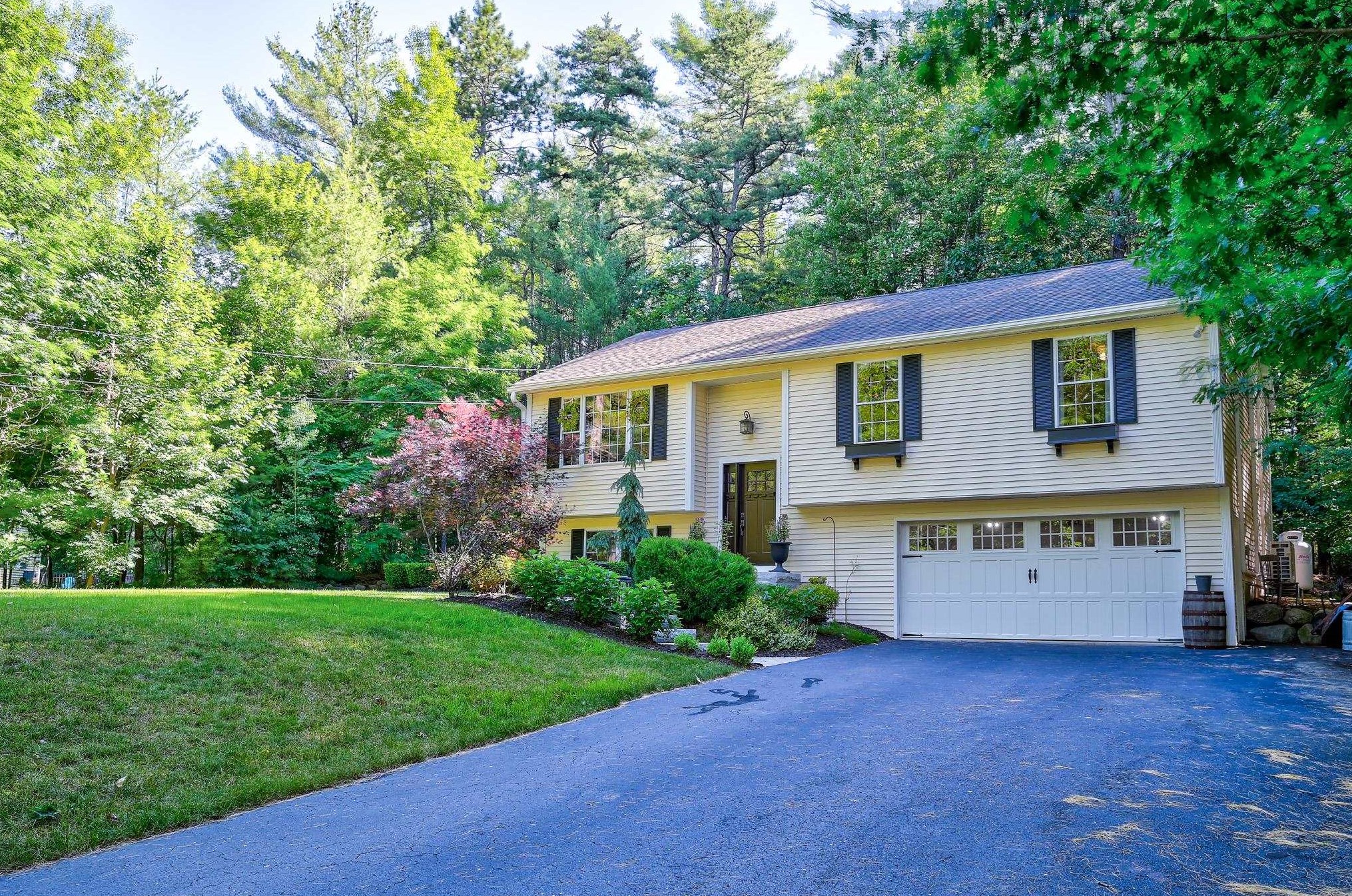 27 Old Goshen Rd, Conway, NH 03813