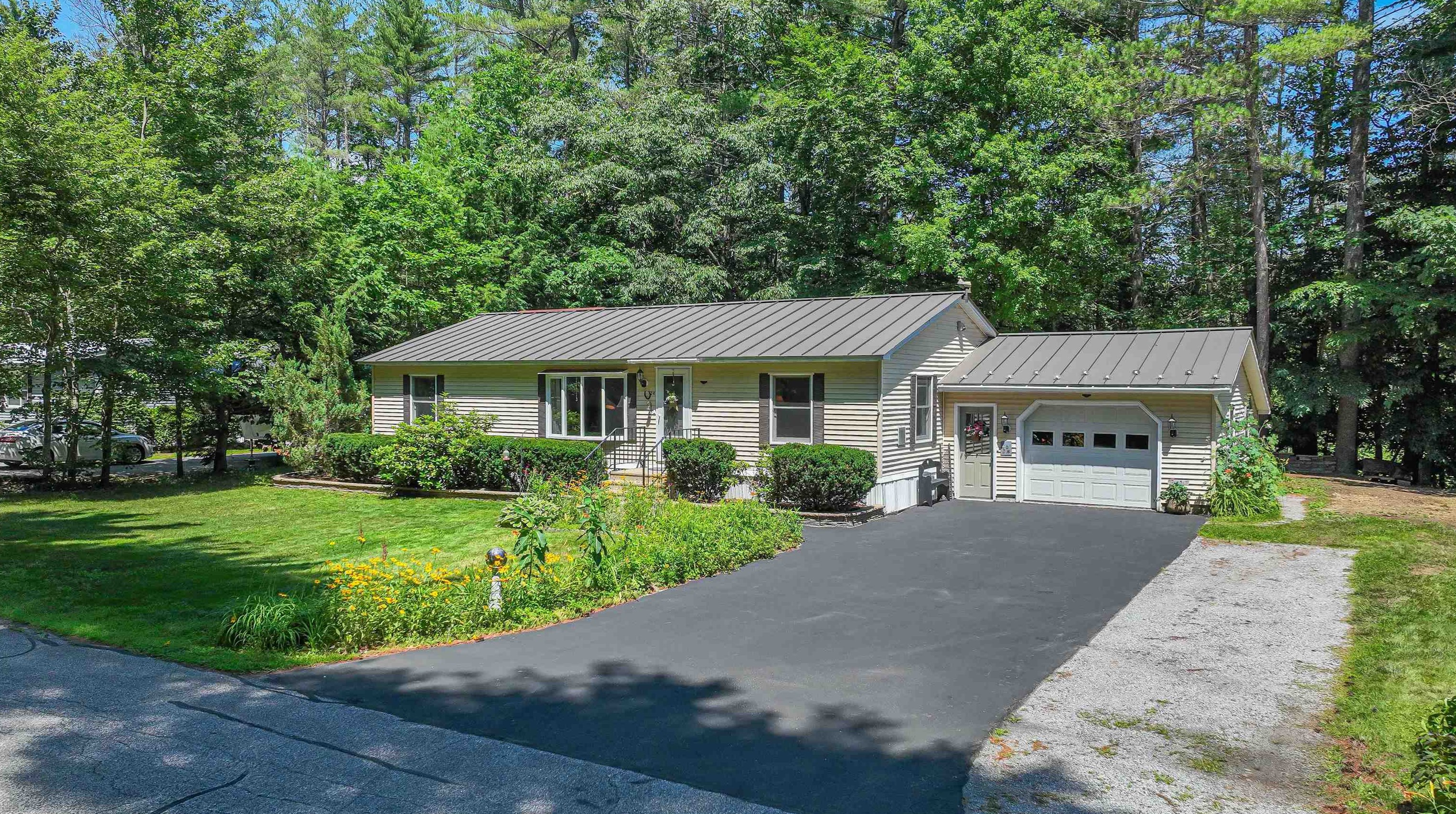 24 Winter Dr, Hopkinton, NH 03229