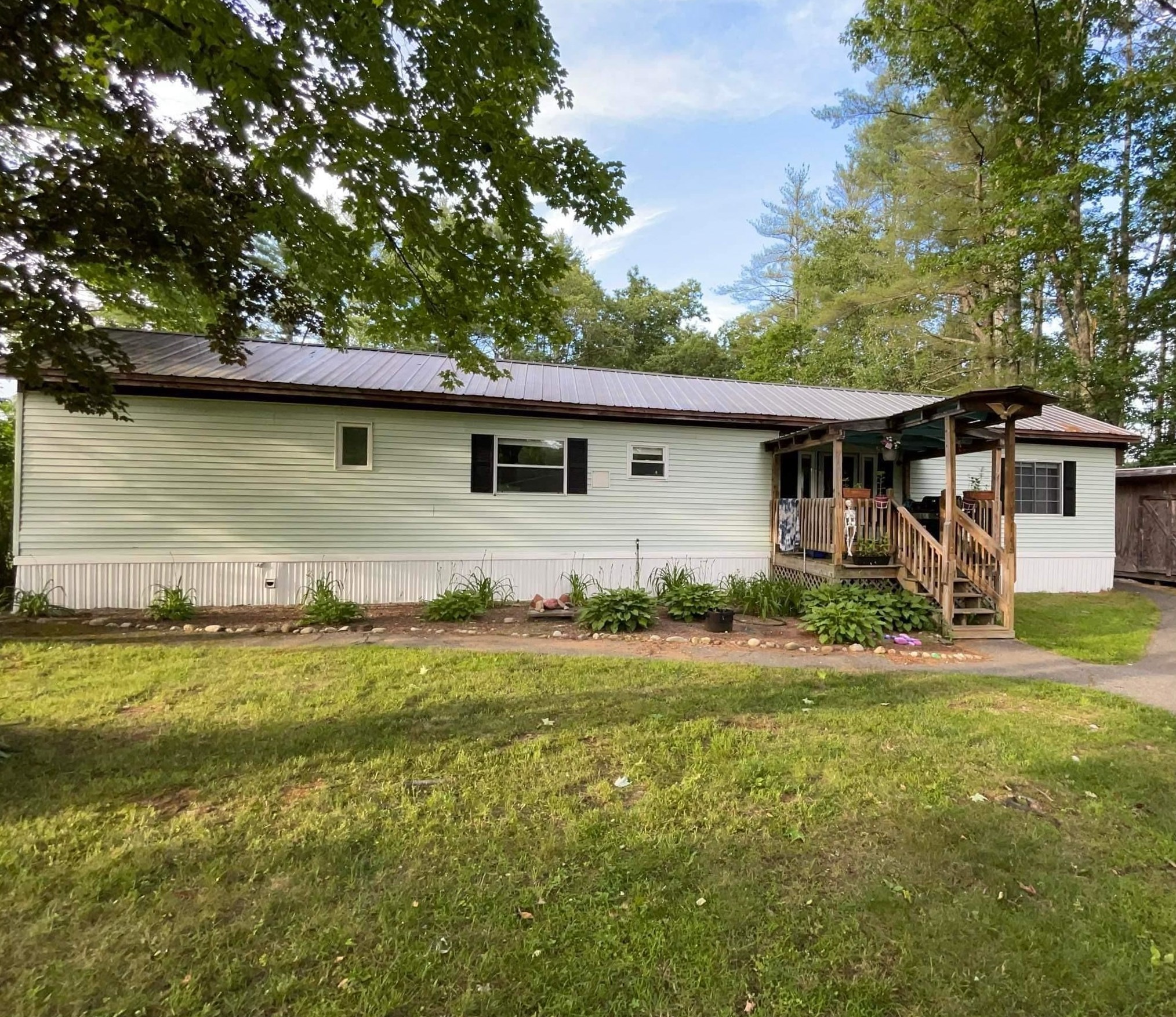 36 N Riverdale Rd, Weare, NH 03281