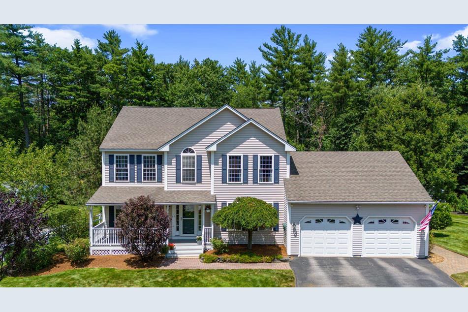 67 Stirling Ave, Hooksett, NH 03106 MLS 5003828 Coldwell Banker