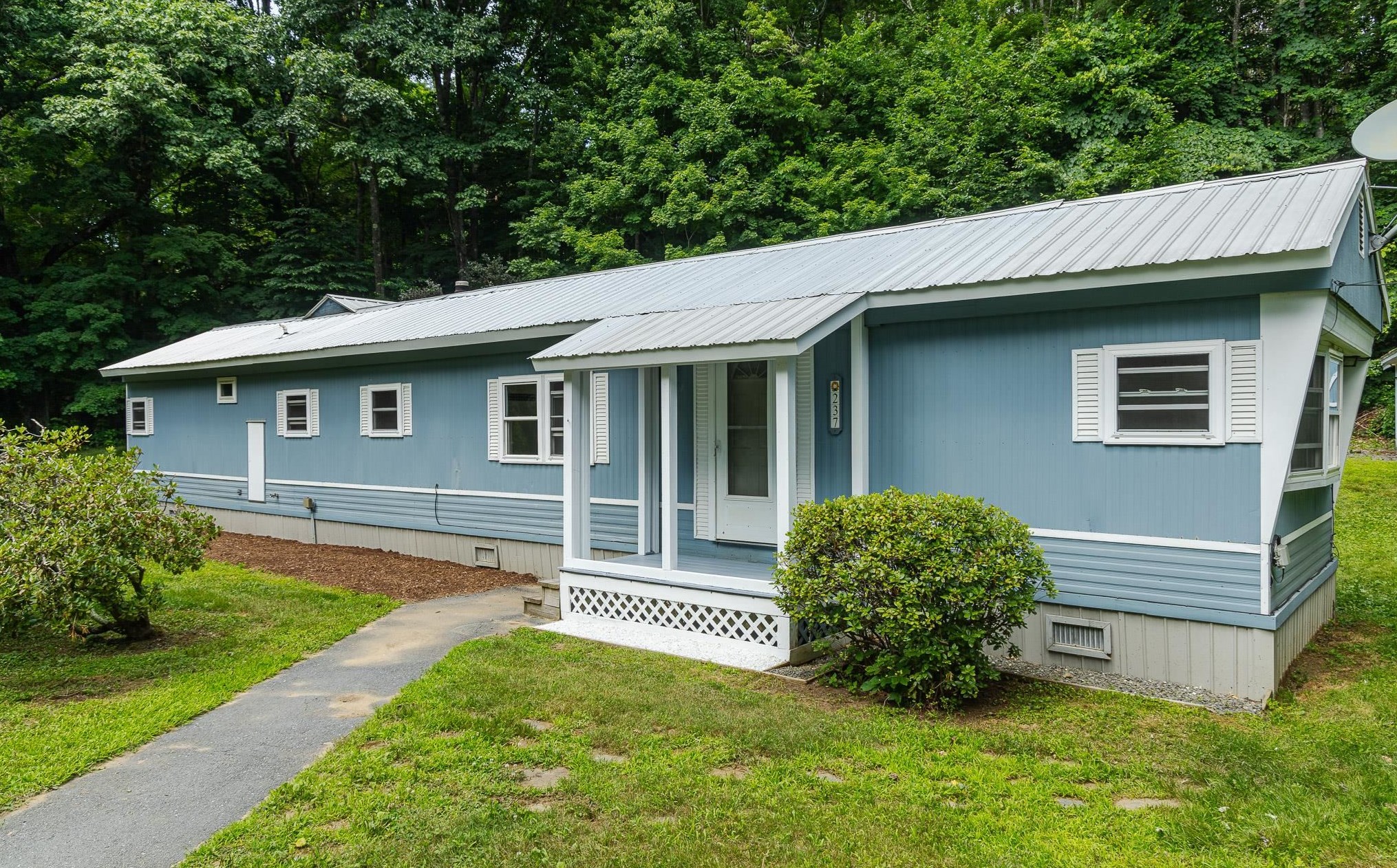 237 Valley Rd, Walpole, NH 03608