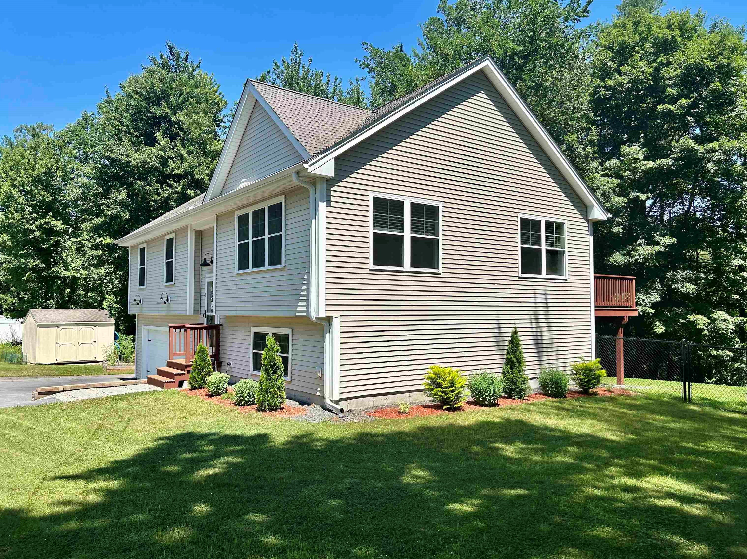 4 Jessica Dr, Rochester, NH 03839
