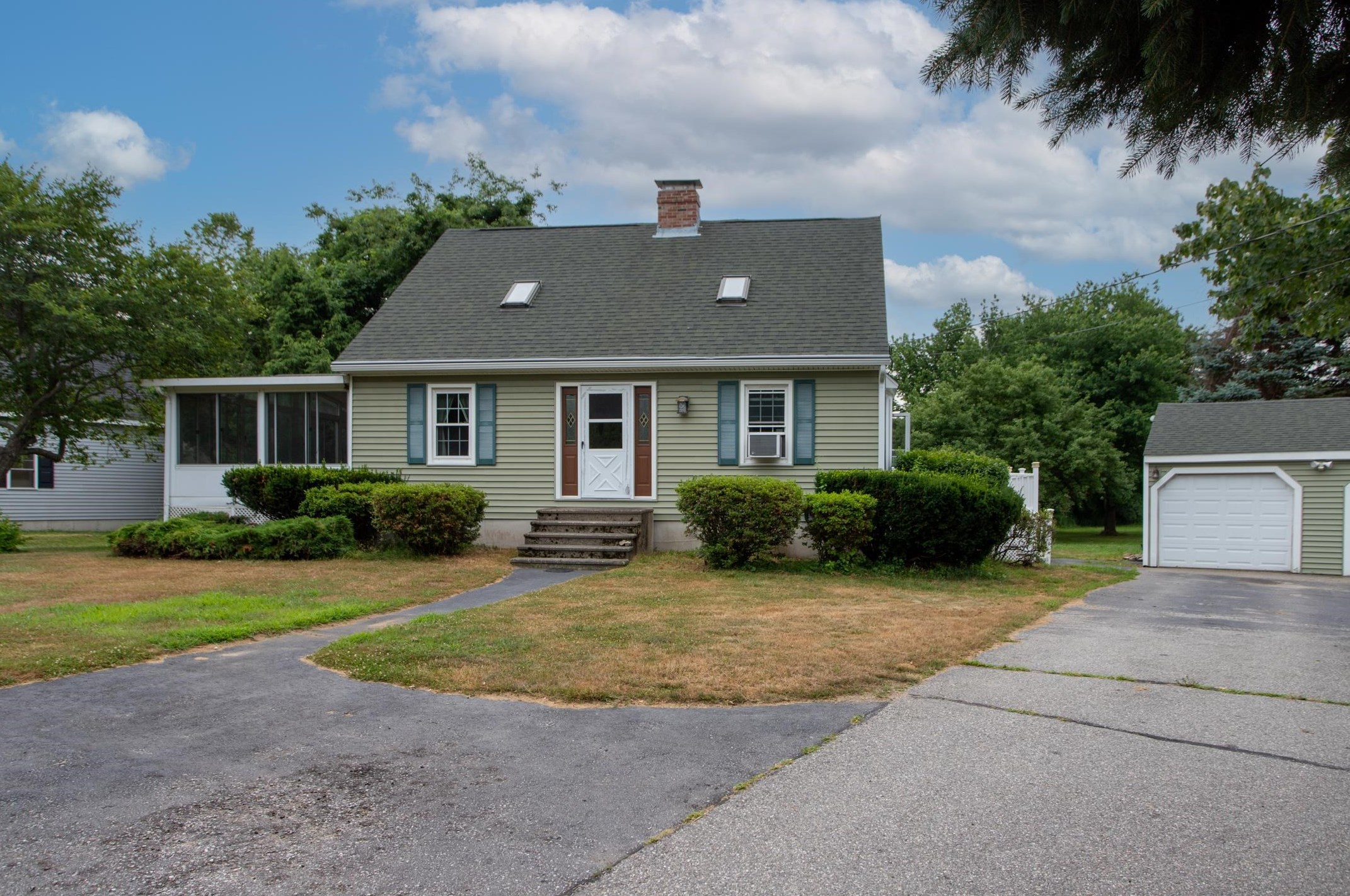 207 Landing Rd, Hampton Beach, NH 03842 exterior