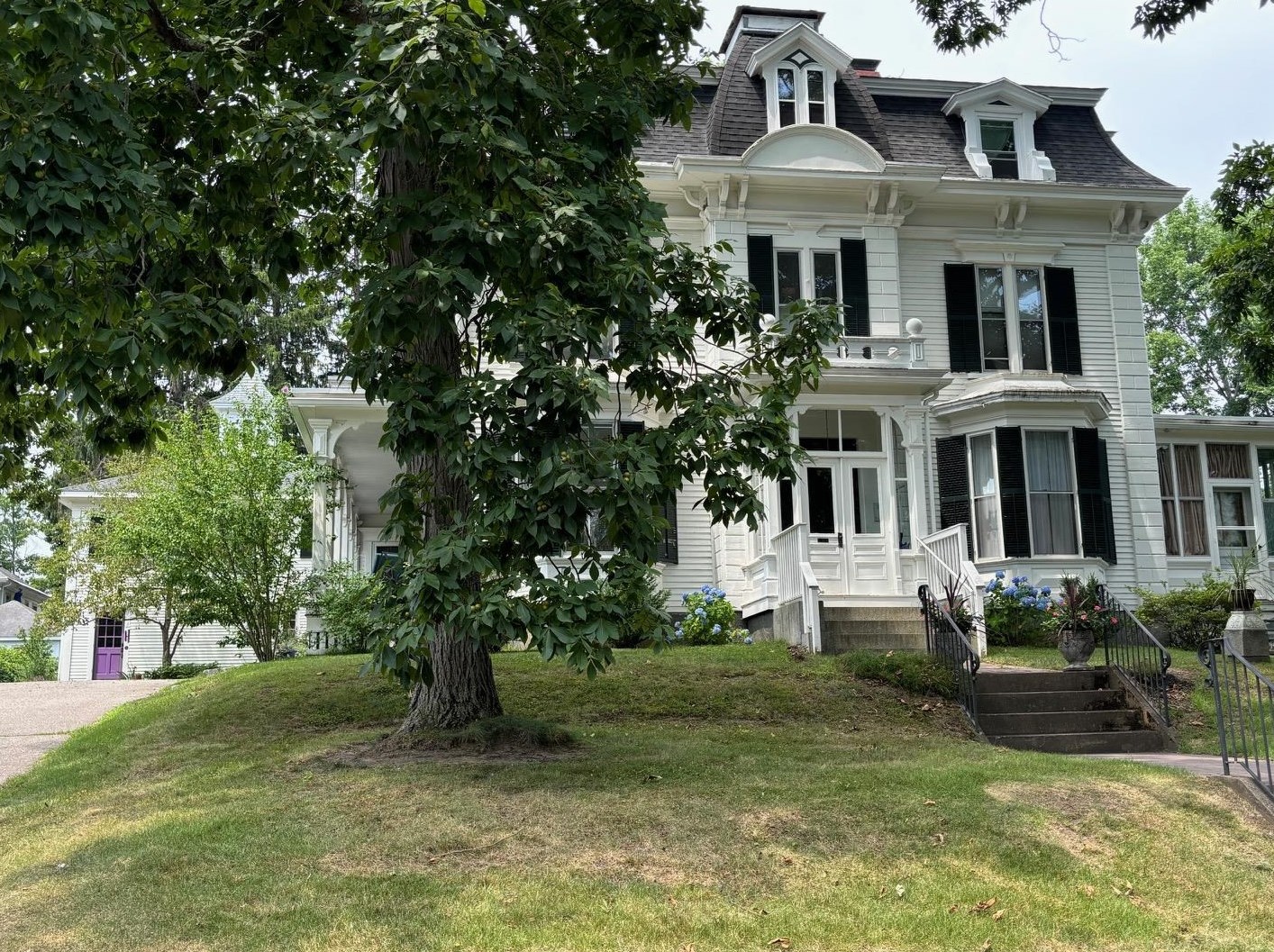 27 Cushing St #d, Dover, NH 03820