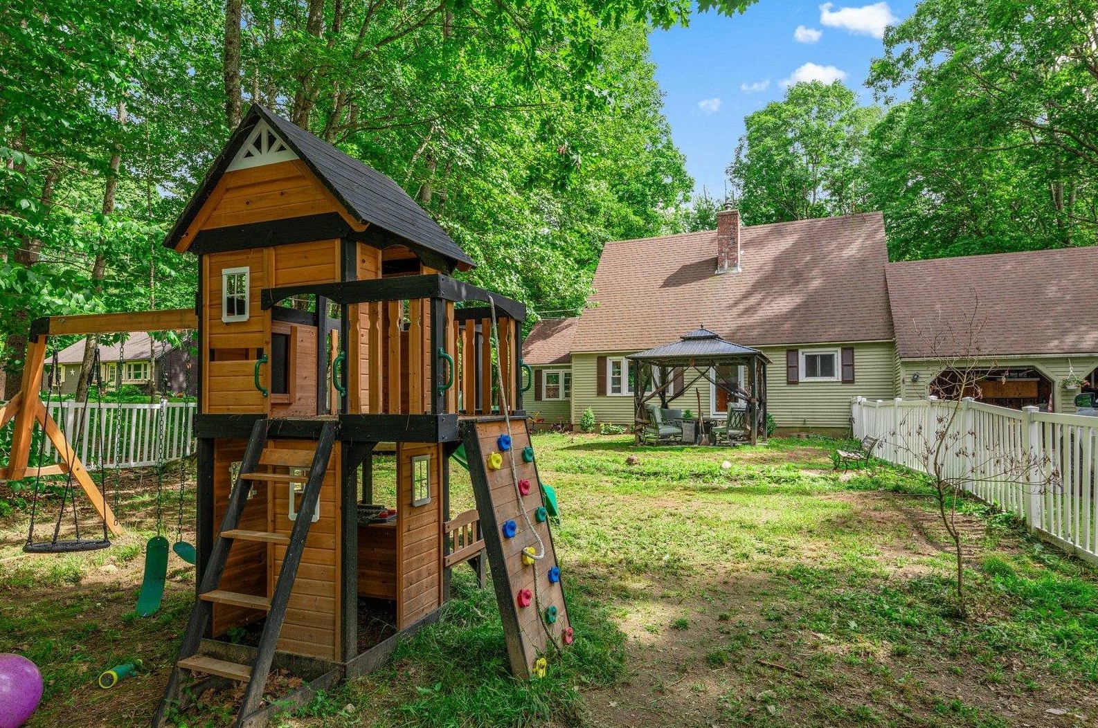 1299 Forest Rd, Greenfield, NH 03047