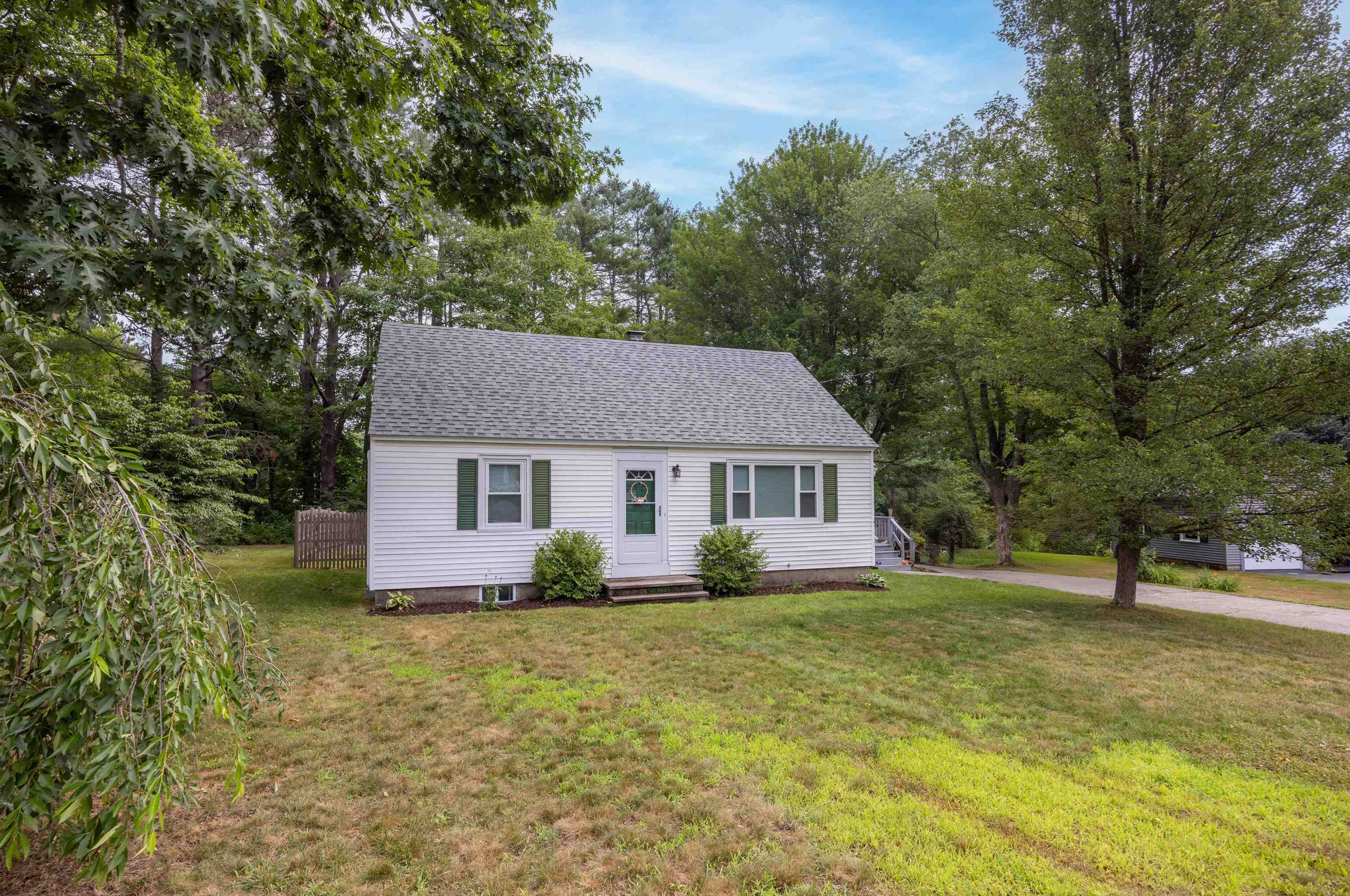 5 Richardson Dr, Dover, NH 03820