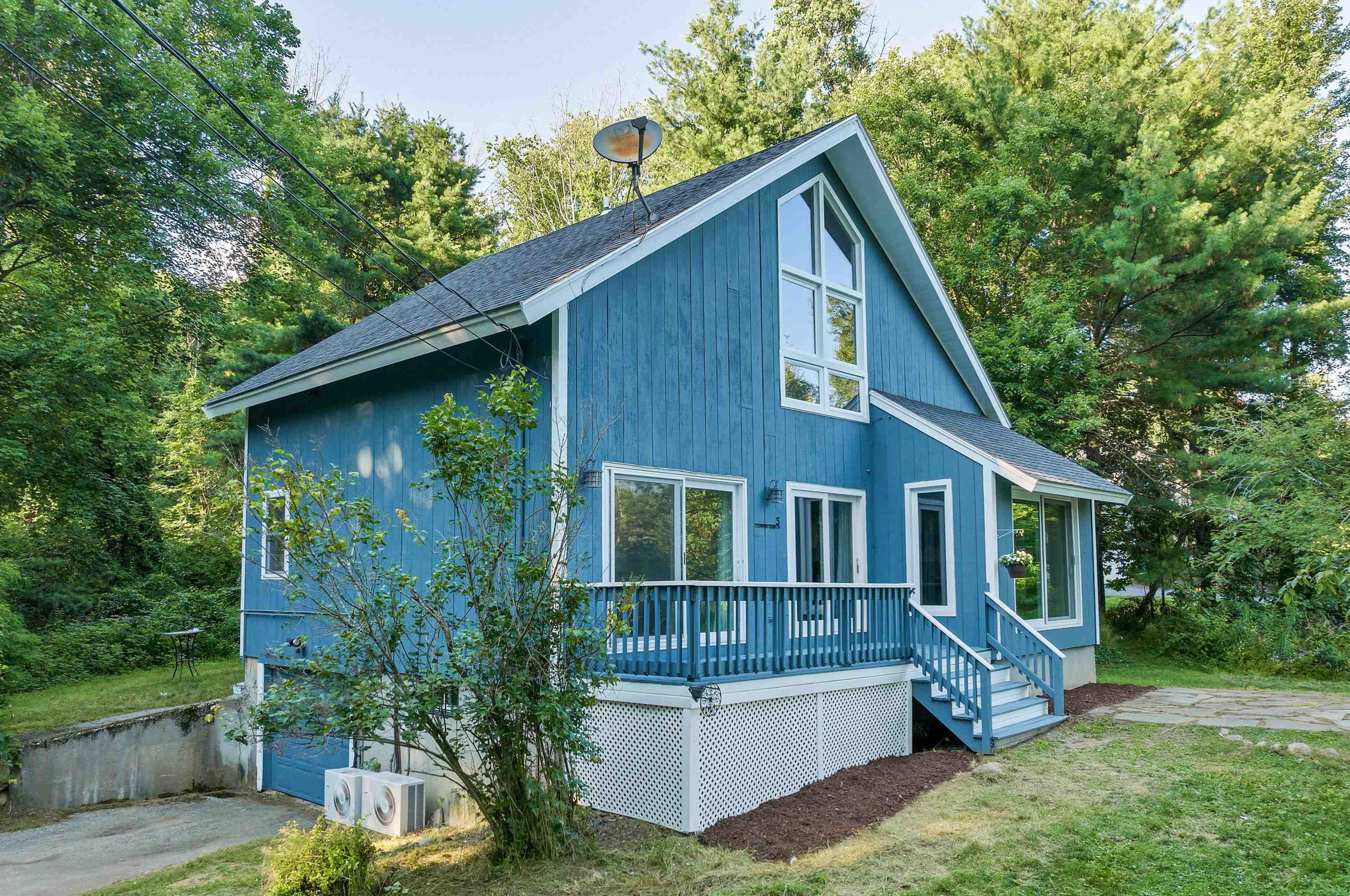 5 Country Club Ln, Plaistow, NH 03865