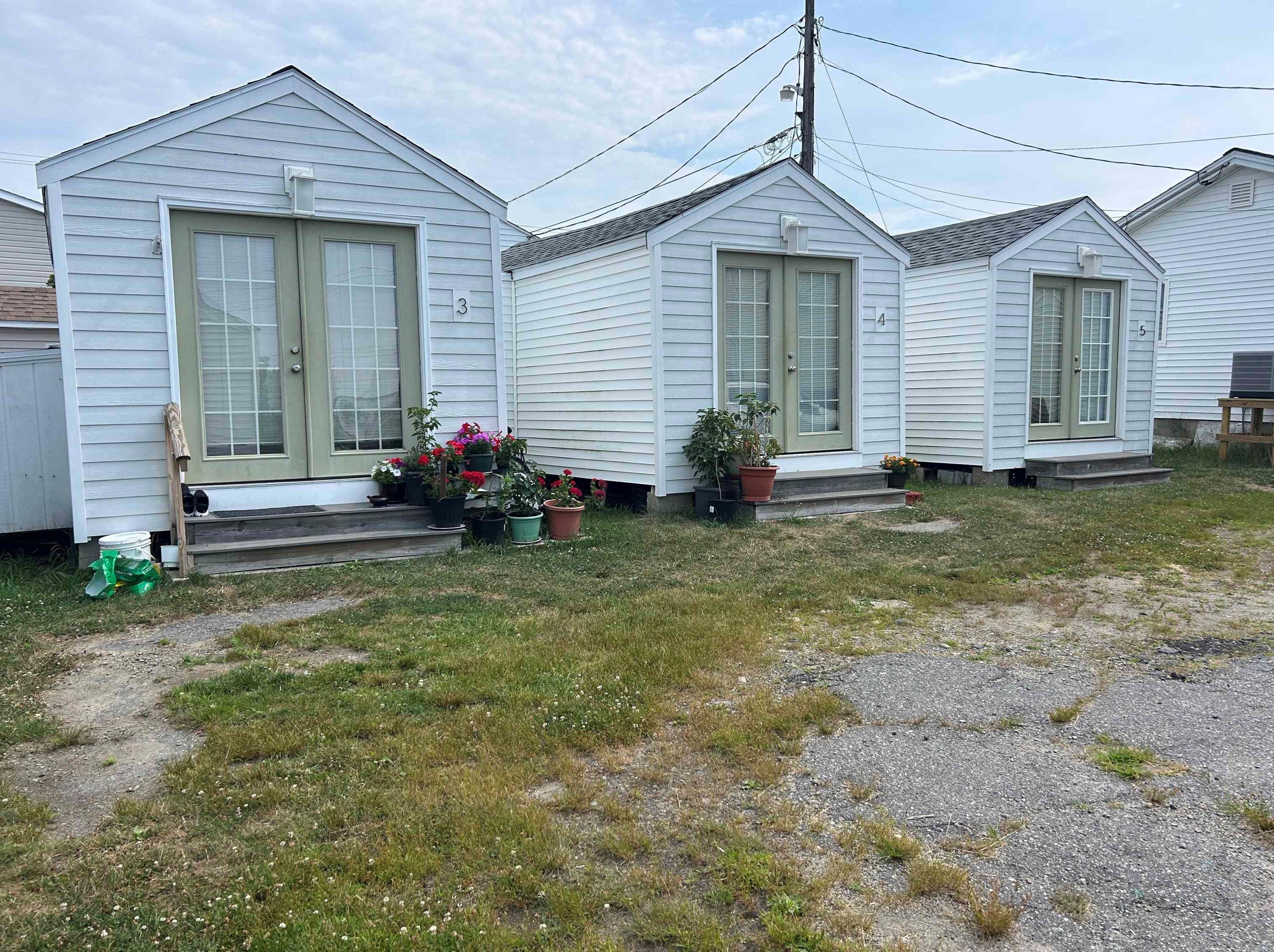 8 Page Ln, Hampton, NH 03842