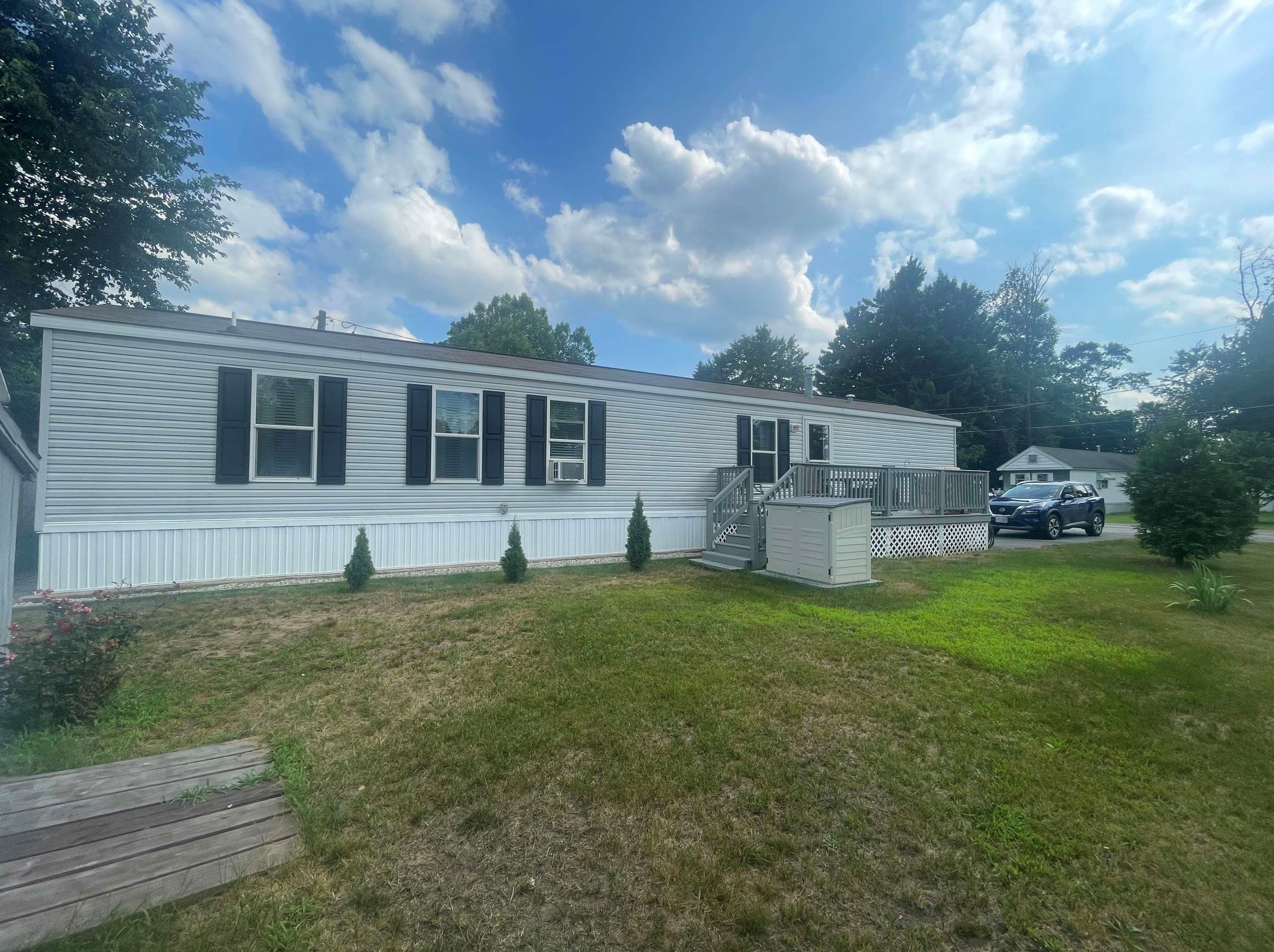 6 Mckee Dr, Concord, NH 03301