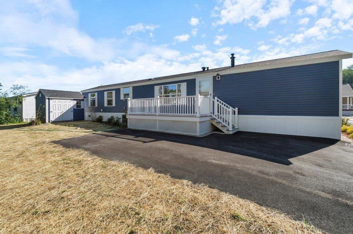 61 Daisy Rd, Salem, NH 03079