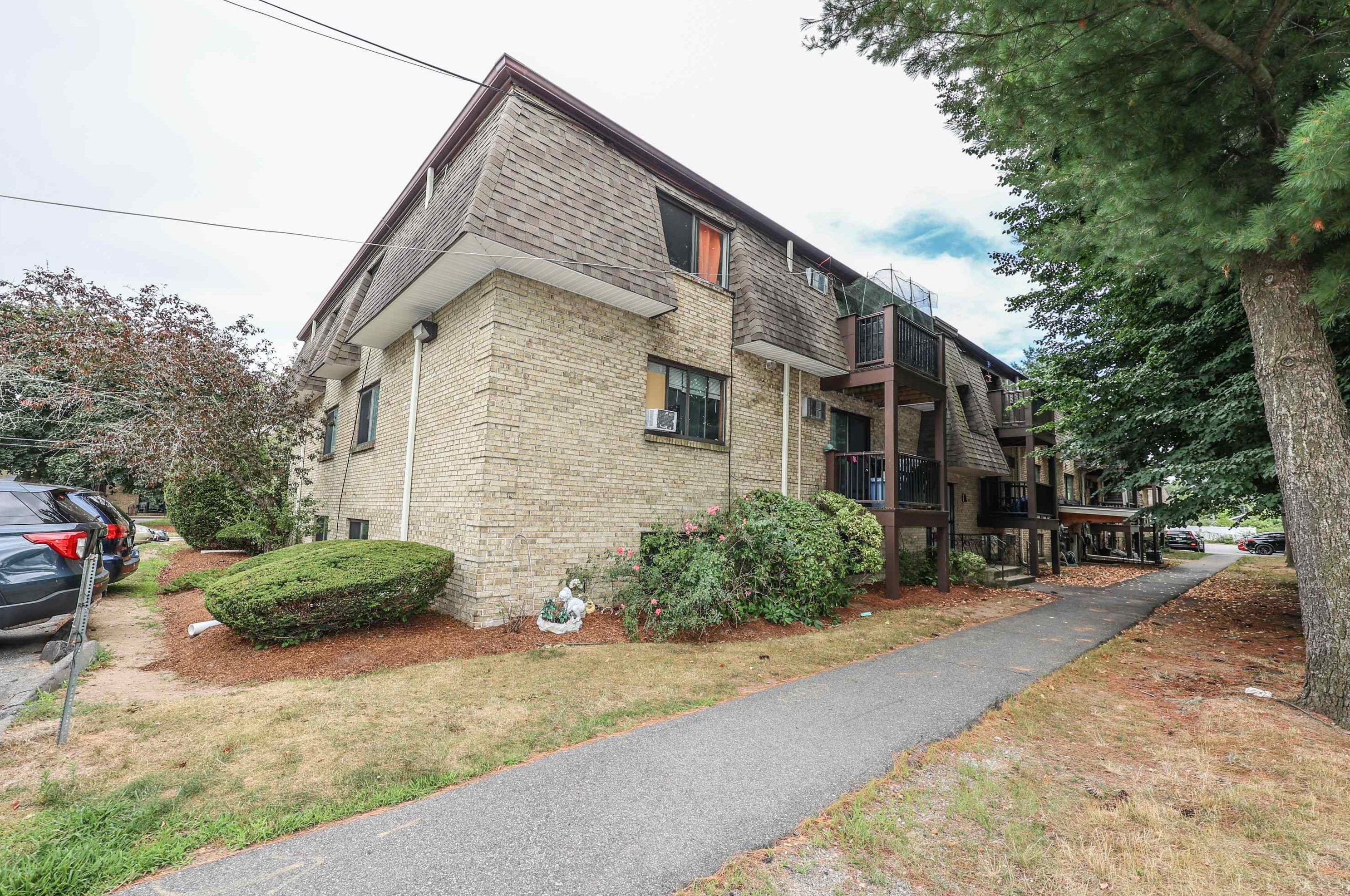16 Tiffany Rd #4, Salem, NH 03079