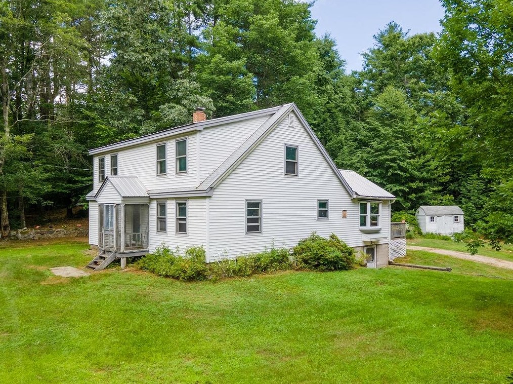 51 Deerfield Rd, Nottingham, NH 03290