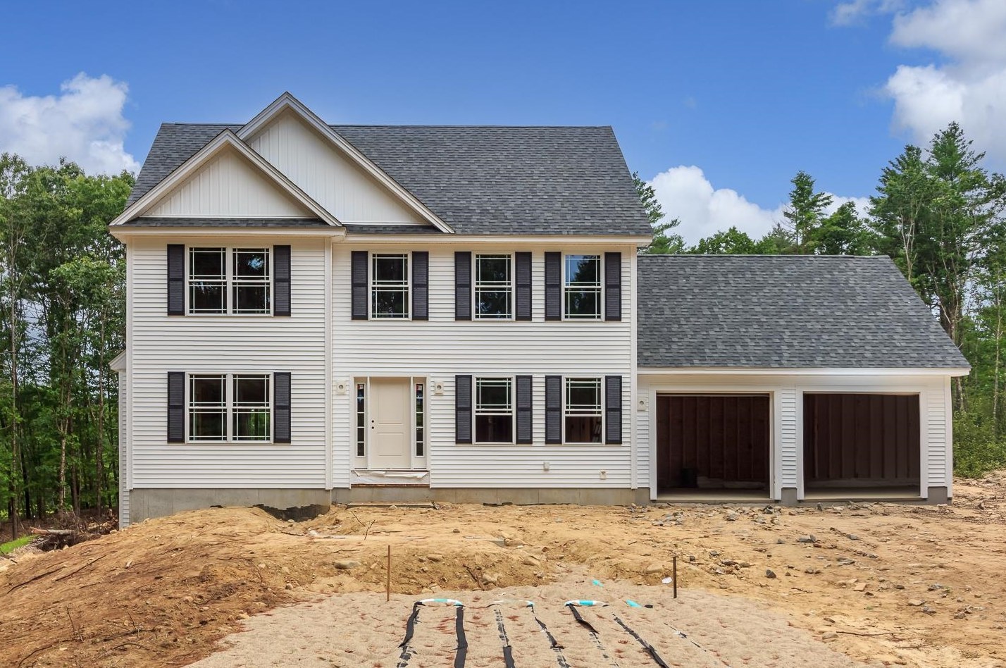 176 Grapevine Rd, Goffstown, NH 03046