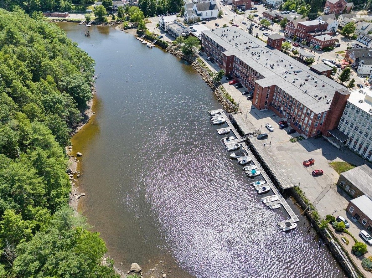 125 Main St #4, Newmarket, NH 03857
