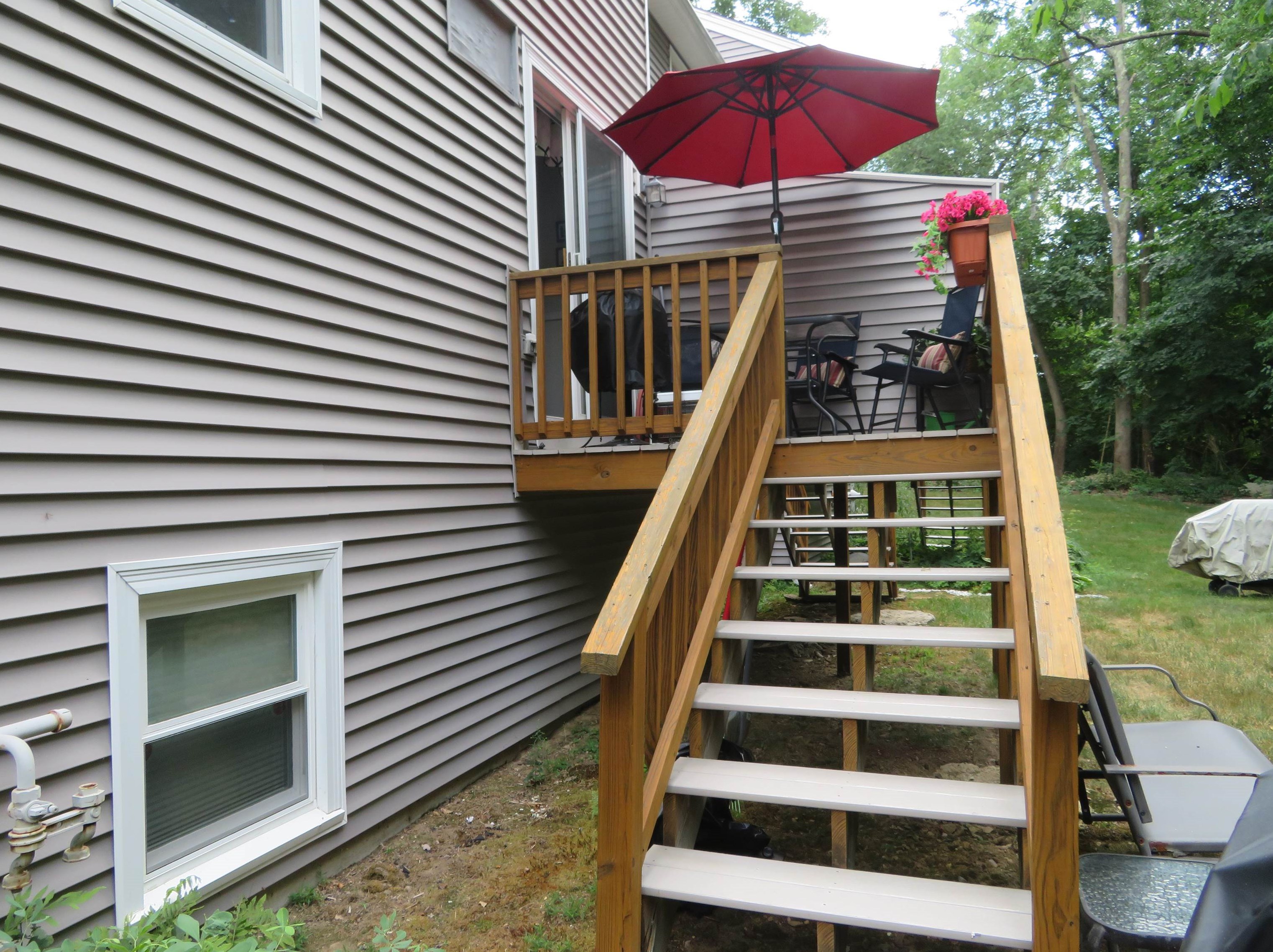 17-3 Oakwood Circle #3, Goffstown, NH 03045