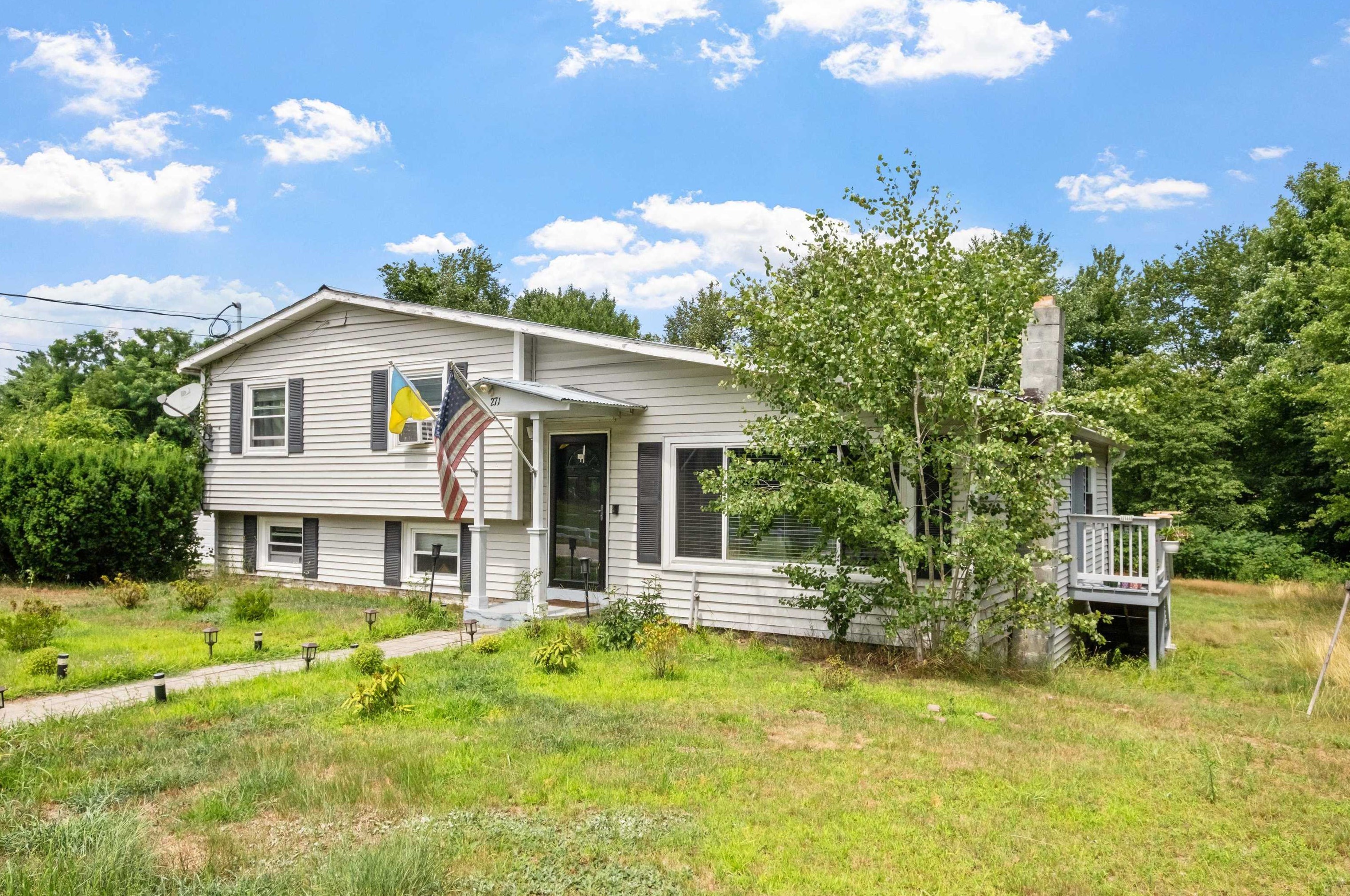 271 River Rd, Concord, NH 03304