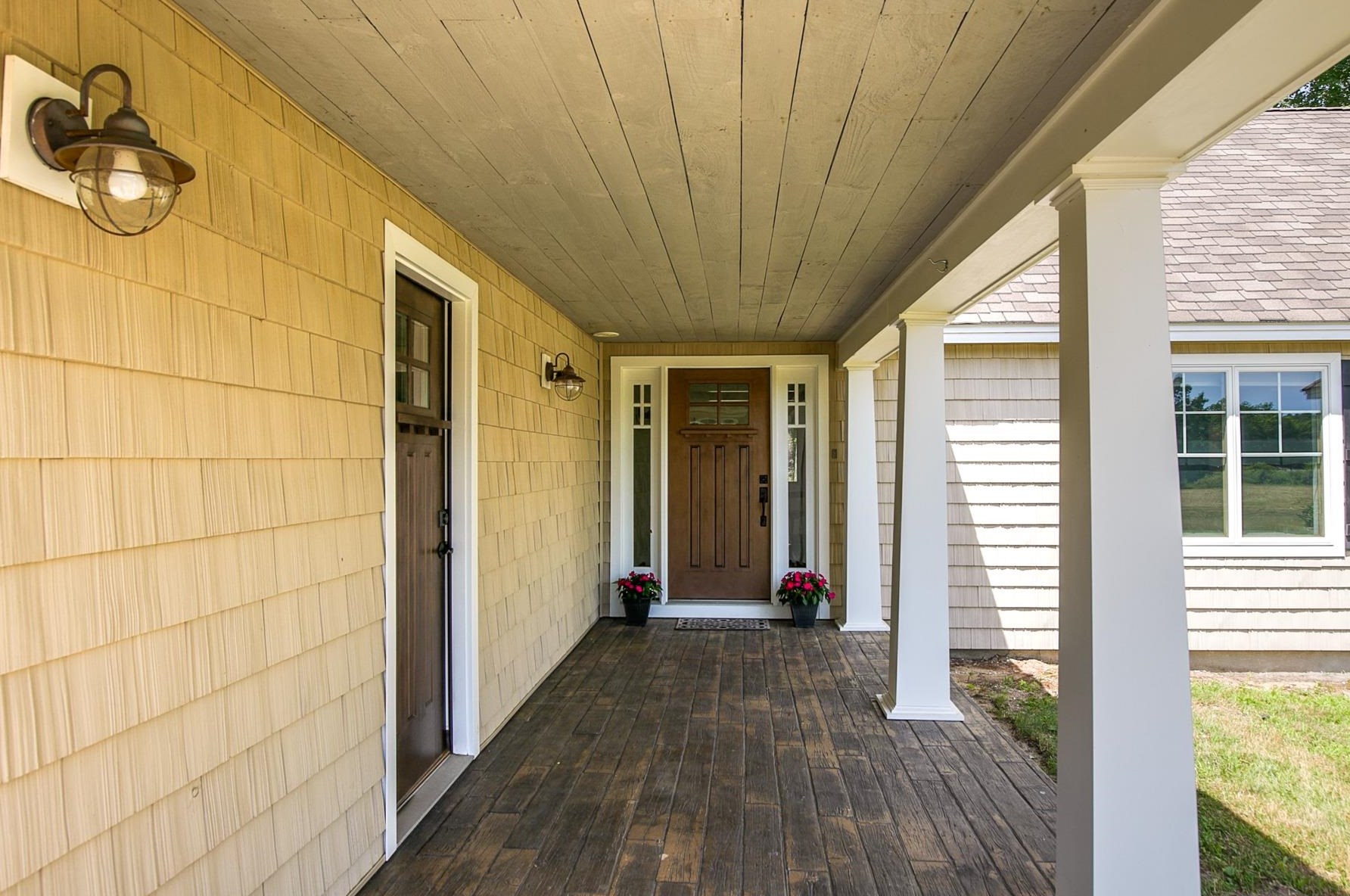 250 Newmarket Rd, Lee, NH 03824